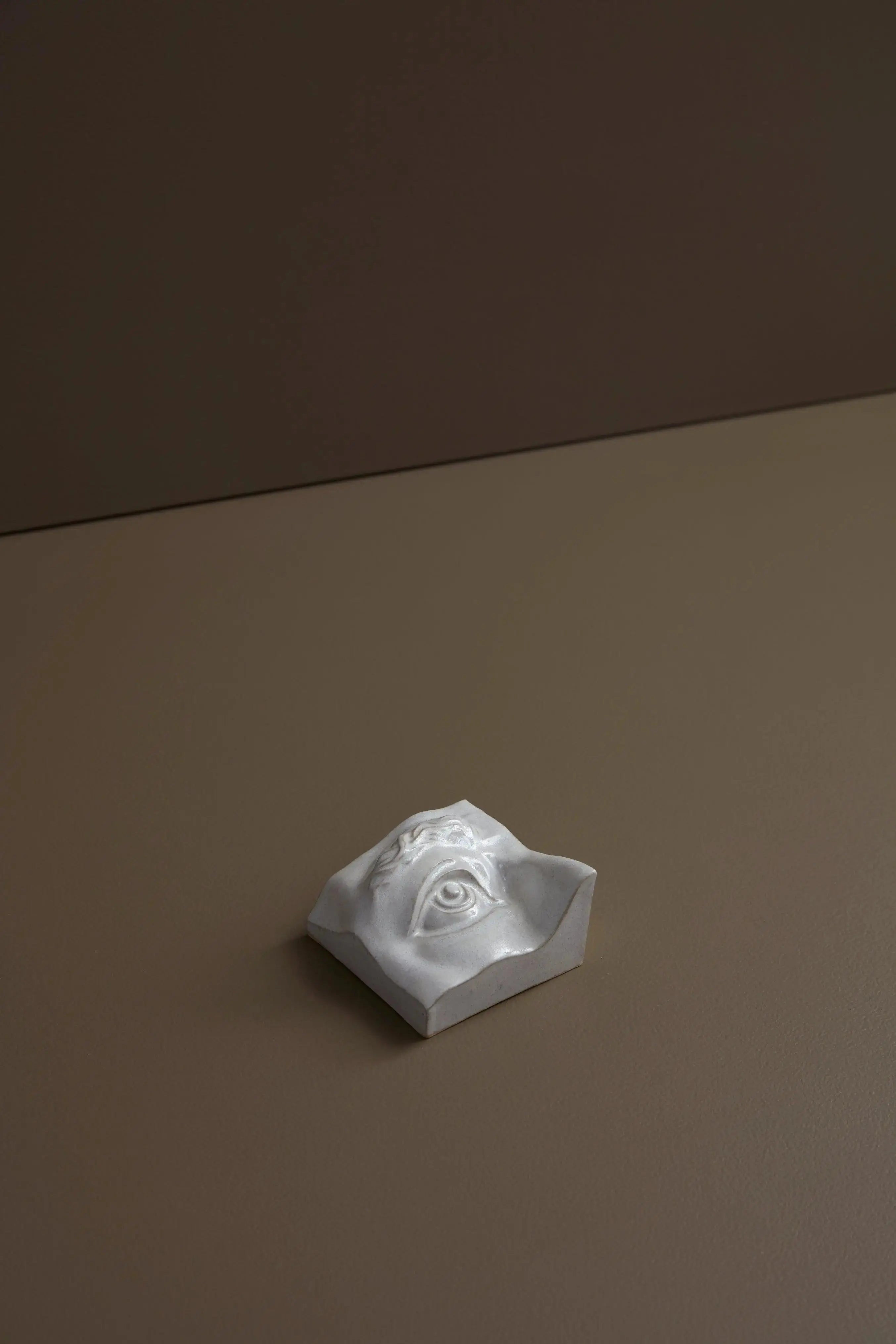 Right Eye i AntiqueWhite stentøj Laoru Laoru