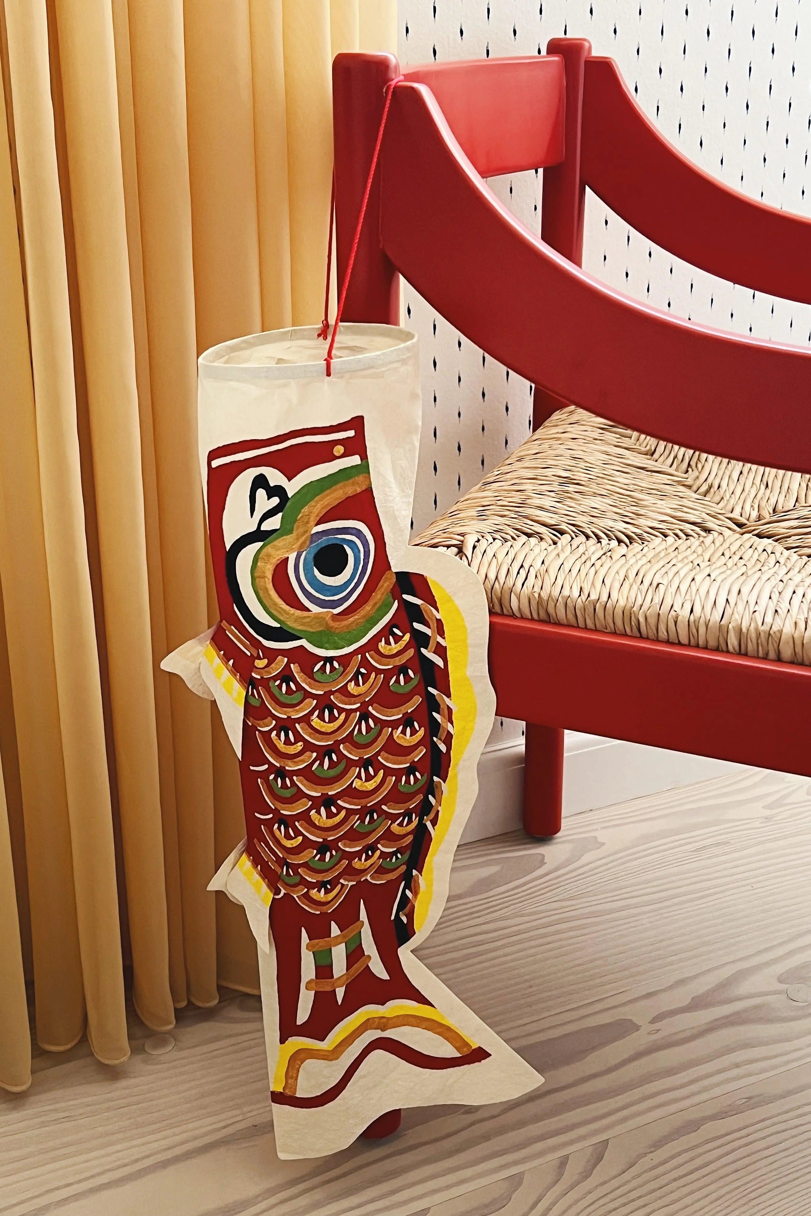 Rød Japansk Koinobori Fisk i Washi Papir til ophæng | 57 cm Studio Hafnia