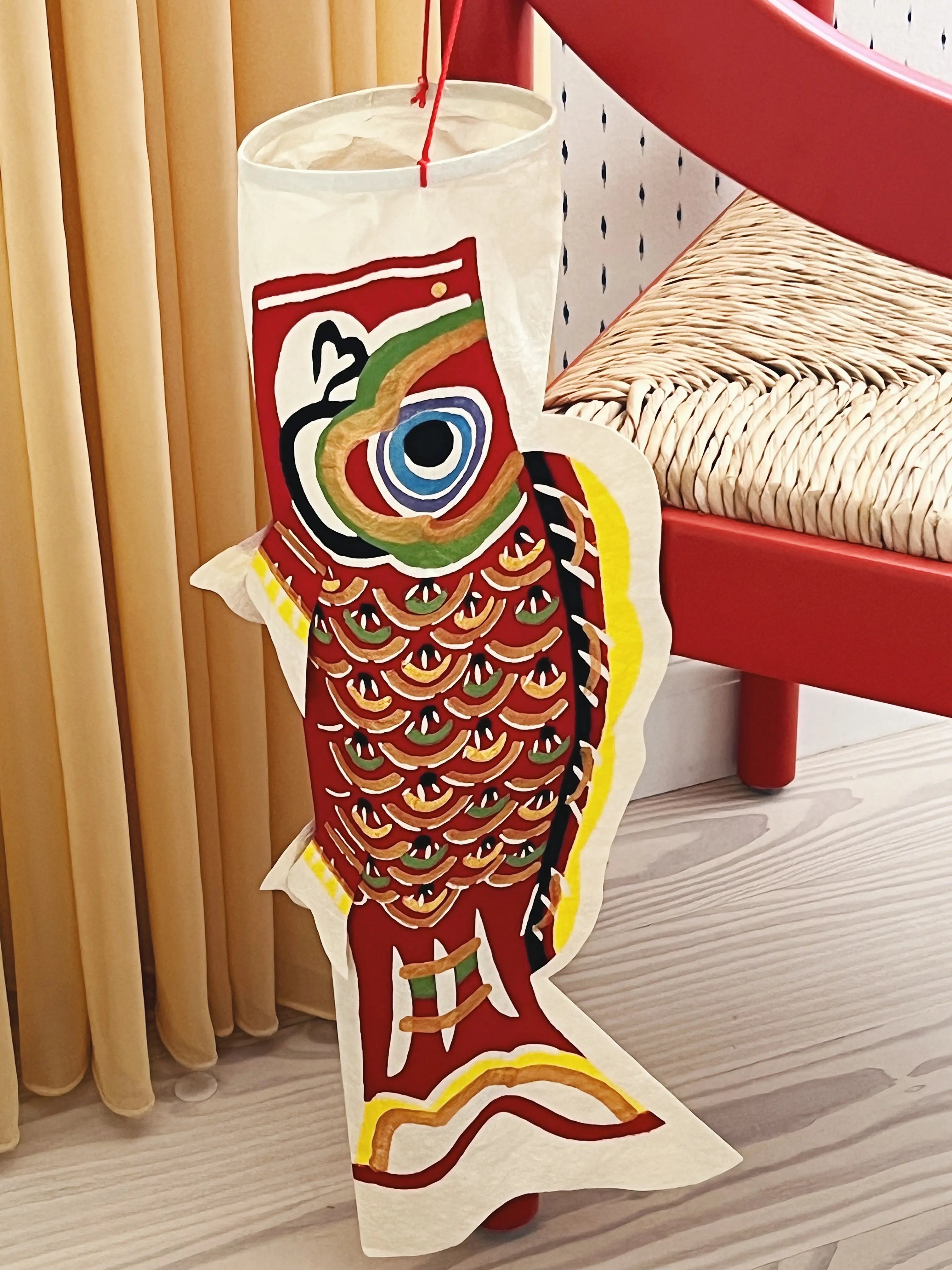 Rød Japansk Koinobori Fisk i Washi Papir til ophæng | 57 cm Studio Hafnia