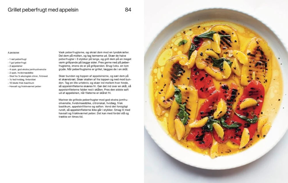 Opskrift på grillet peberfrugt med appelsin serveret med cavatelli-pasta på hvid dyb tallerken