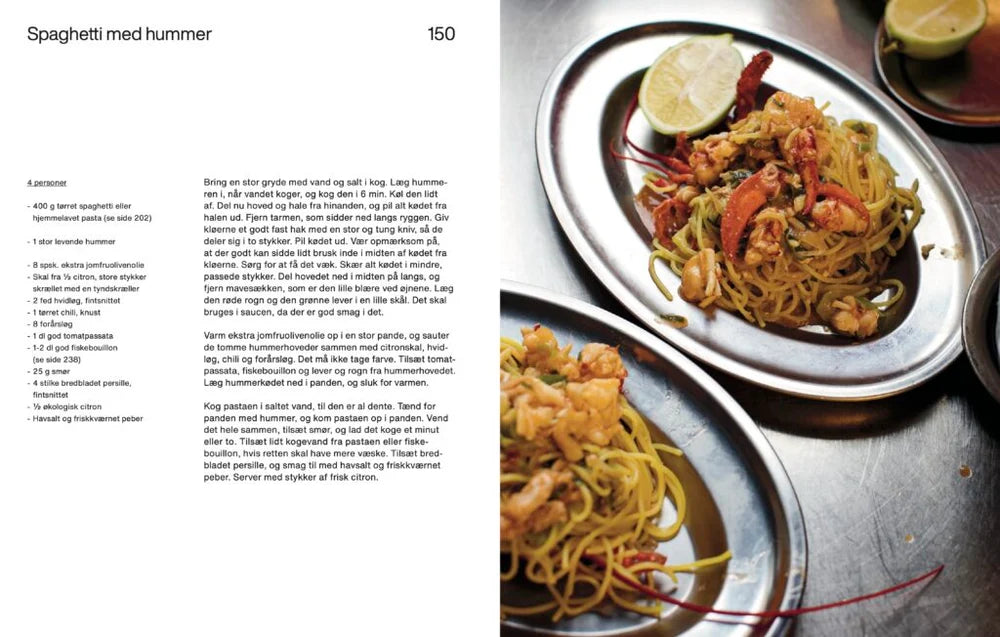 Opskrift på spaghetti med hummer serveret på stålfade med citron