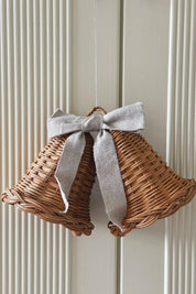 Sæt med 2 Hængende Rattan Juleklokker med Naturfarvet Sløjfe | D12 x H12 cm Studio Hafnia