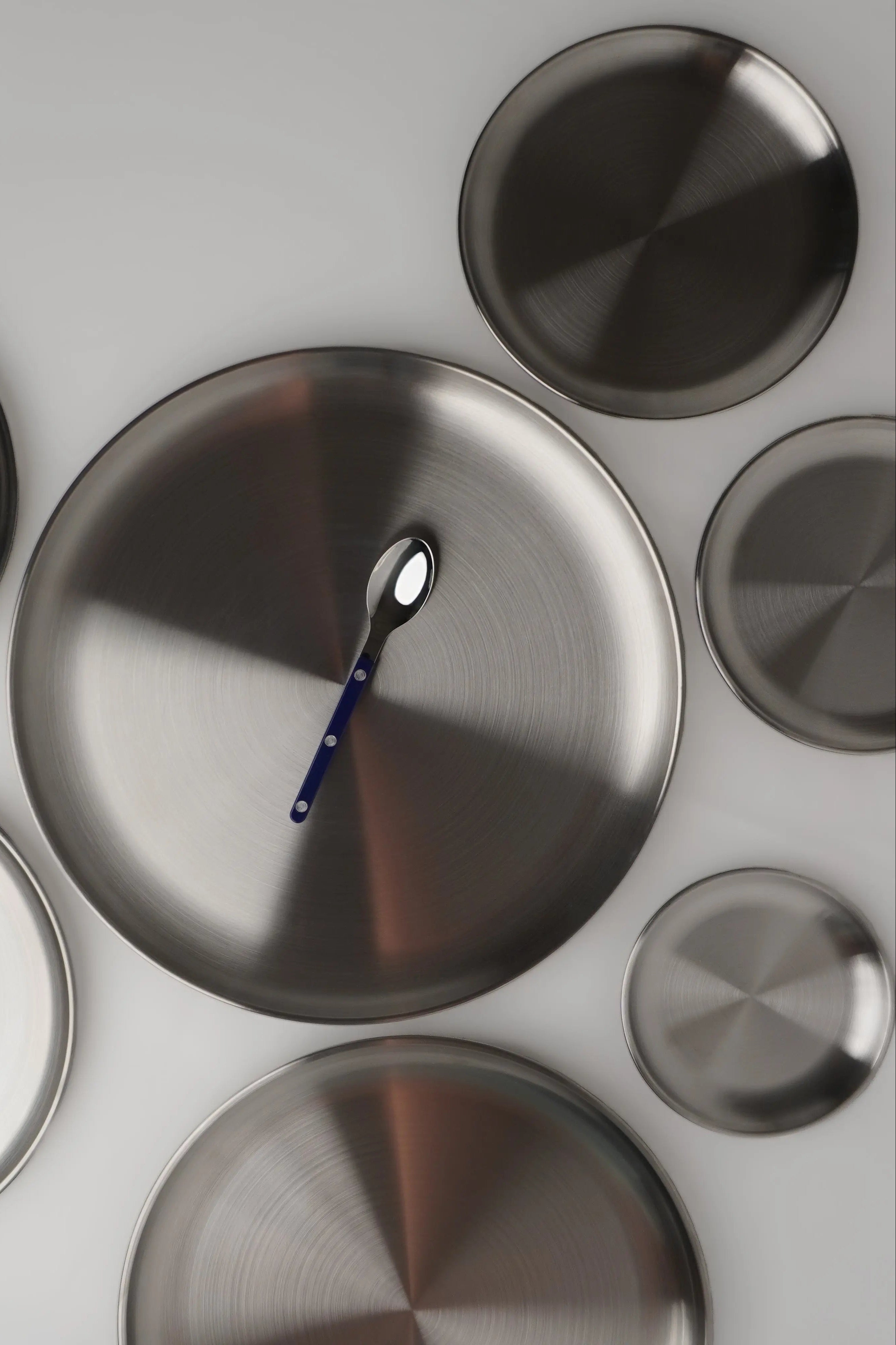 fade i rustfrit stål | 7 størrelser - Studio Hafnia