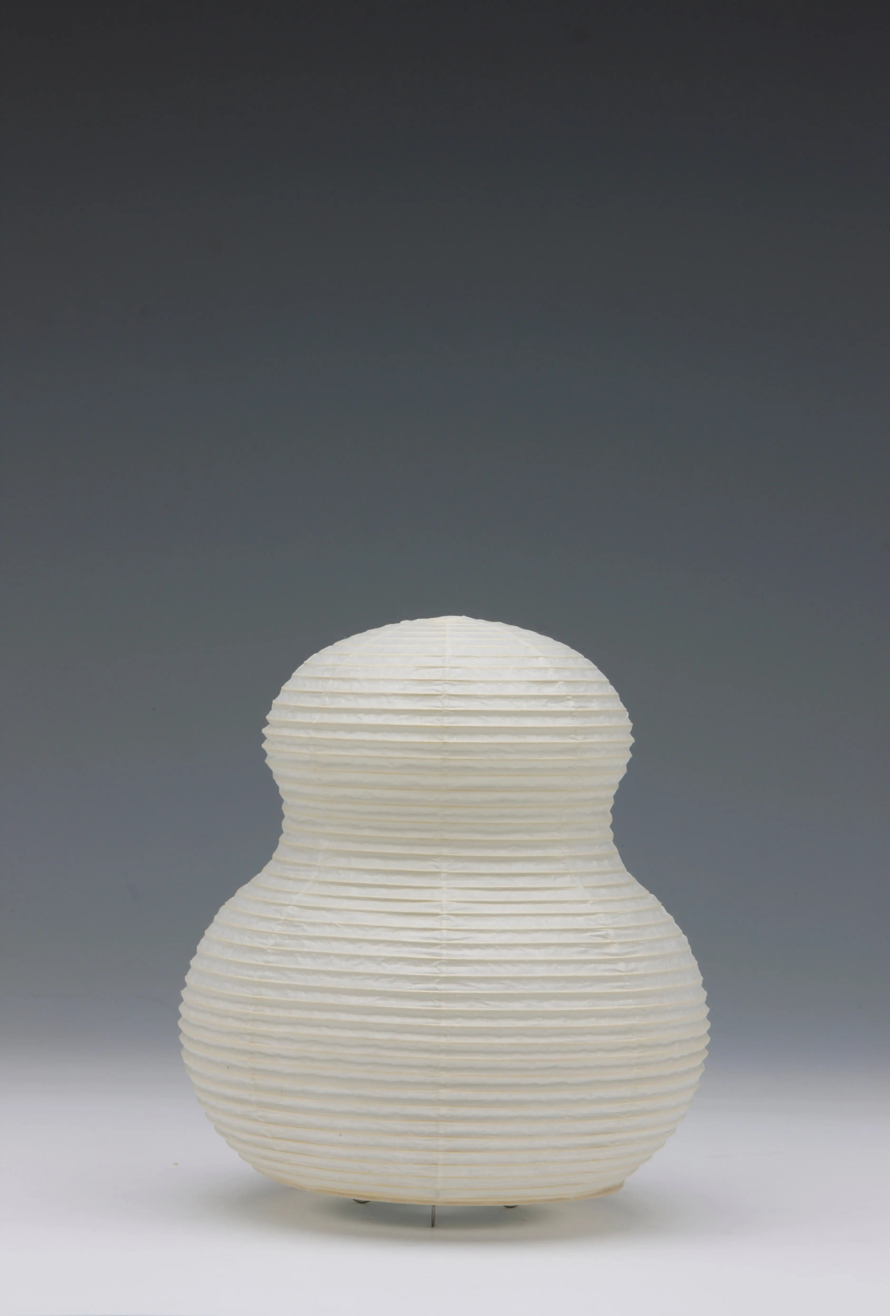 Shigeru Uchida Paper Moon PM02 japansk papirlampe i washi fra Asano, B20 x H21 cm, Studio Hafnia