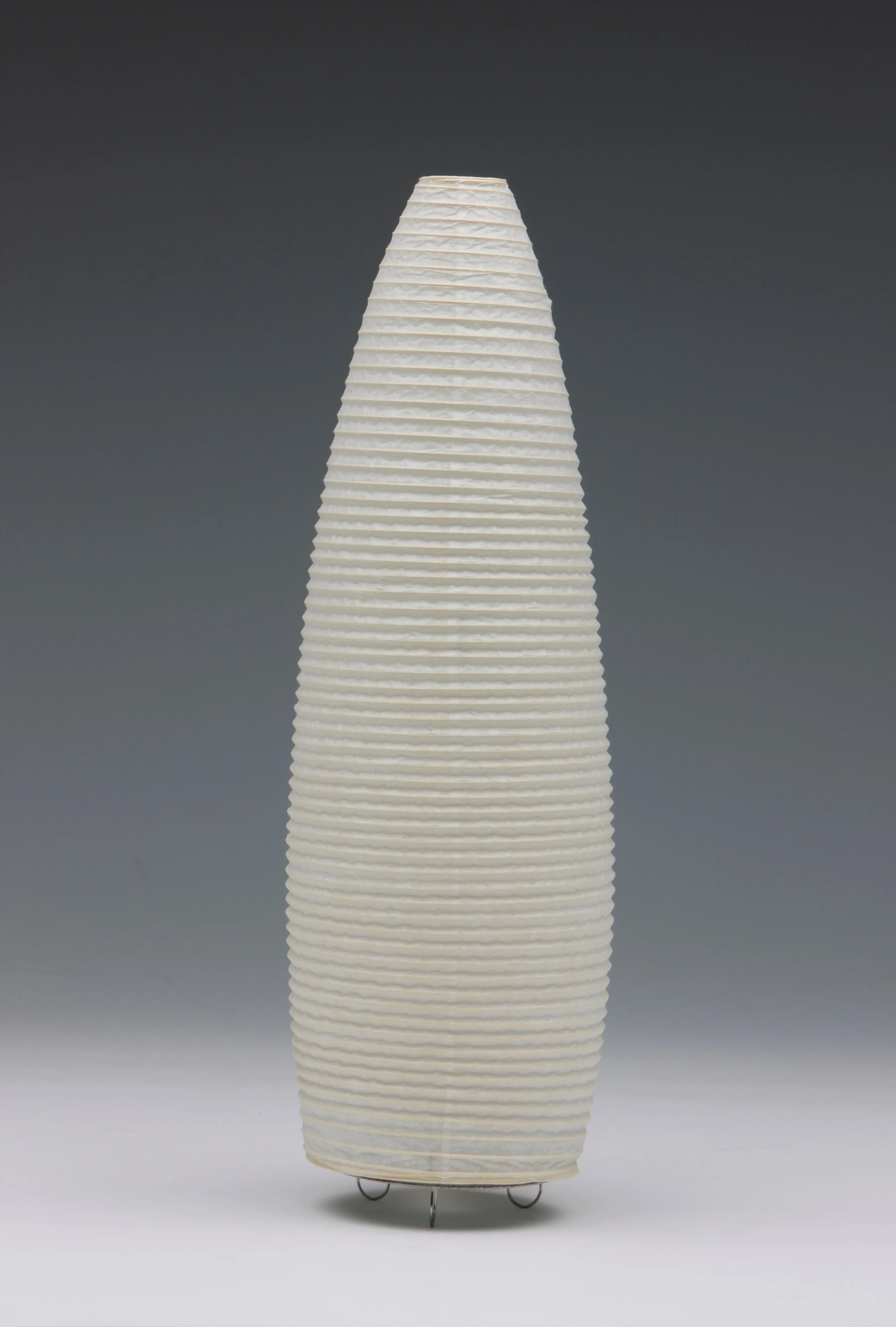 Shigeru Uchida Paper Moon PM03 japansk papirlampe i washi fra Asano, B12,5 x H40 cm, Studio Hafnia