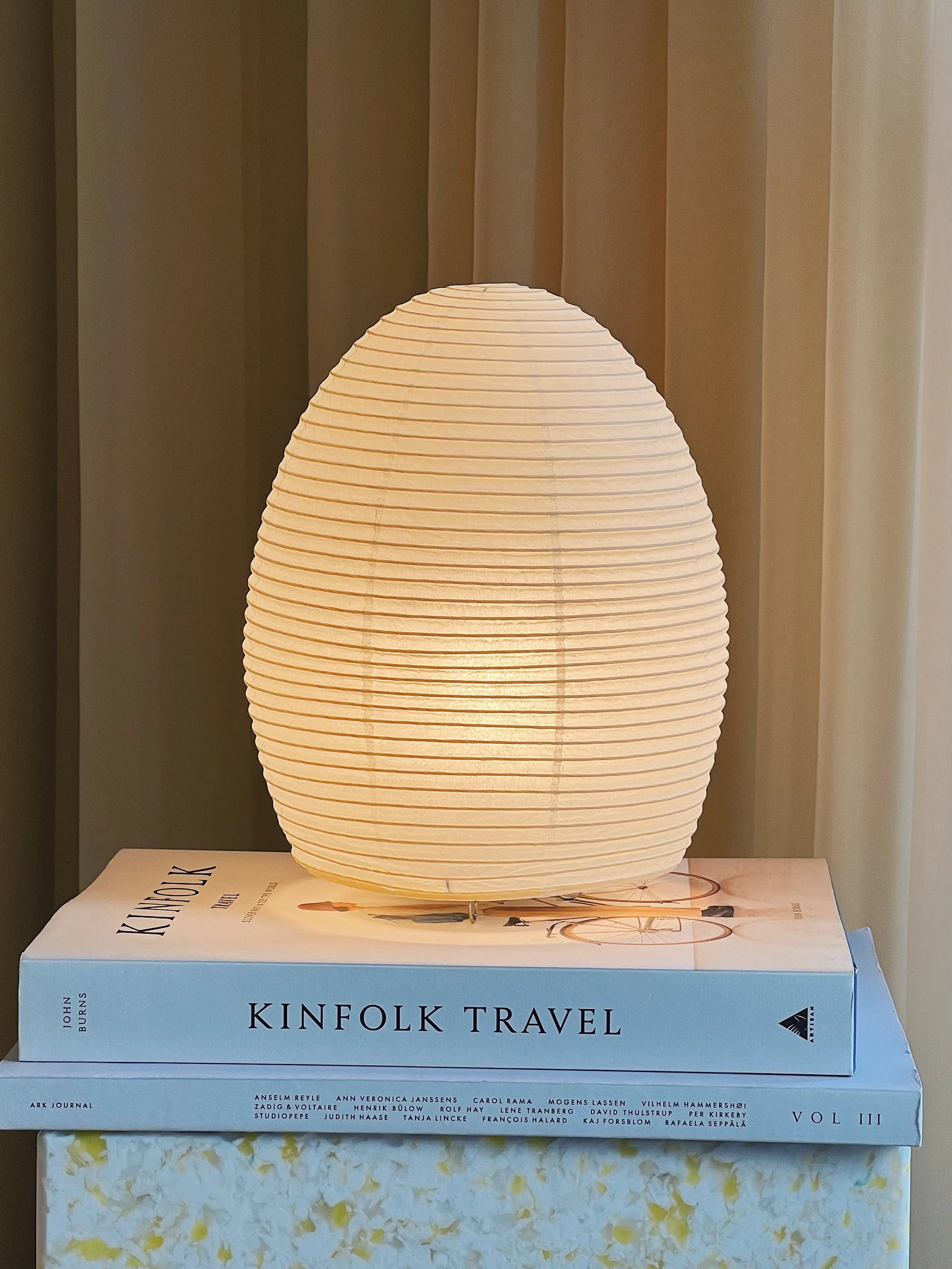 Shigeru Uchida Paper Moon PM01 bordlampe i washi-papir fra Asano