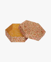 Sissel Edelbo - Alison Hexagon Silkeæske - No. 17 Sissel Edelbo