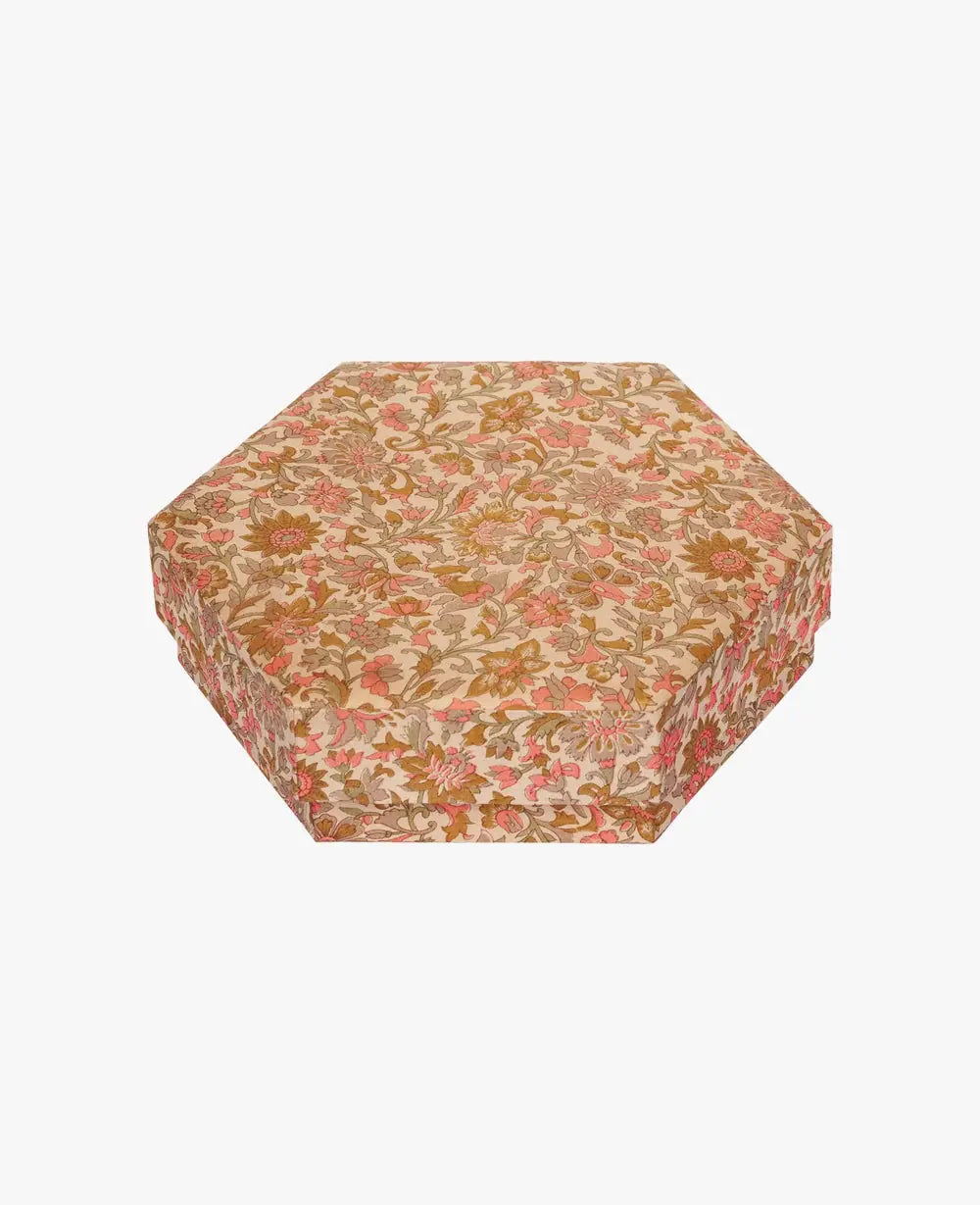 Sissel Edelbo - Alison Hexagon Silkeæske - No. 17 Sissel Edelbo
