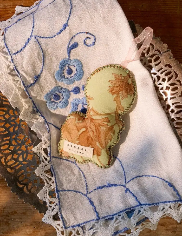 Sissel Edelbo | Silke Juleornament med Lys | Annie No. 9 Sissel Edelbo