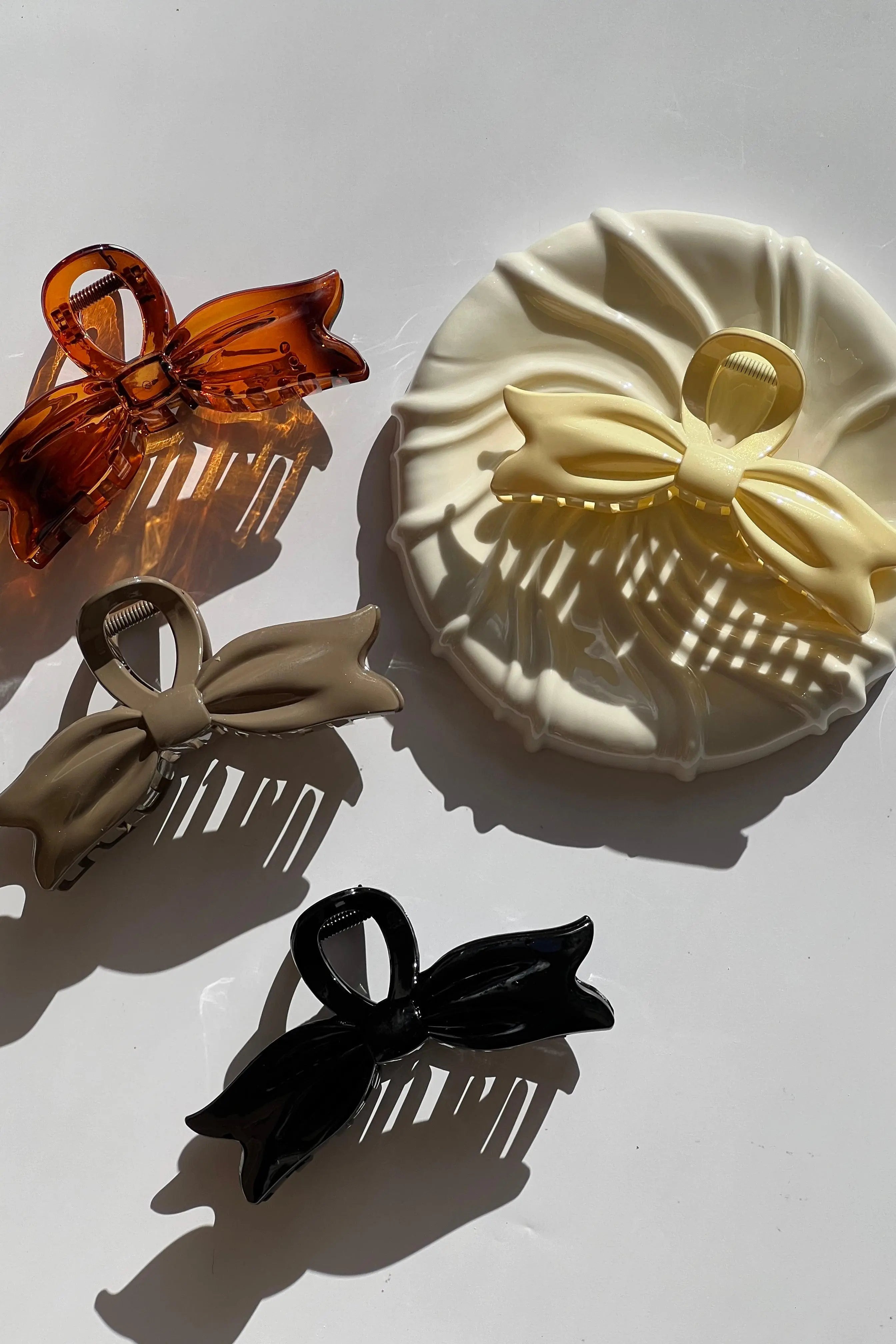 Sløjfe Hårklemme 12 cm | 4 forskellige farver Studio Hafnia