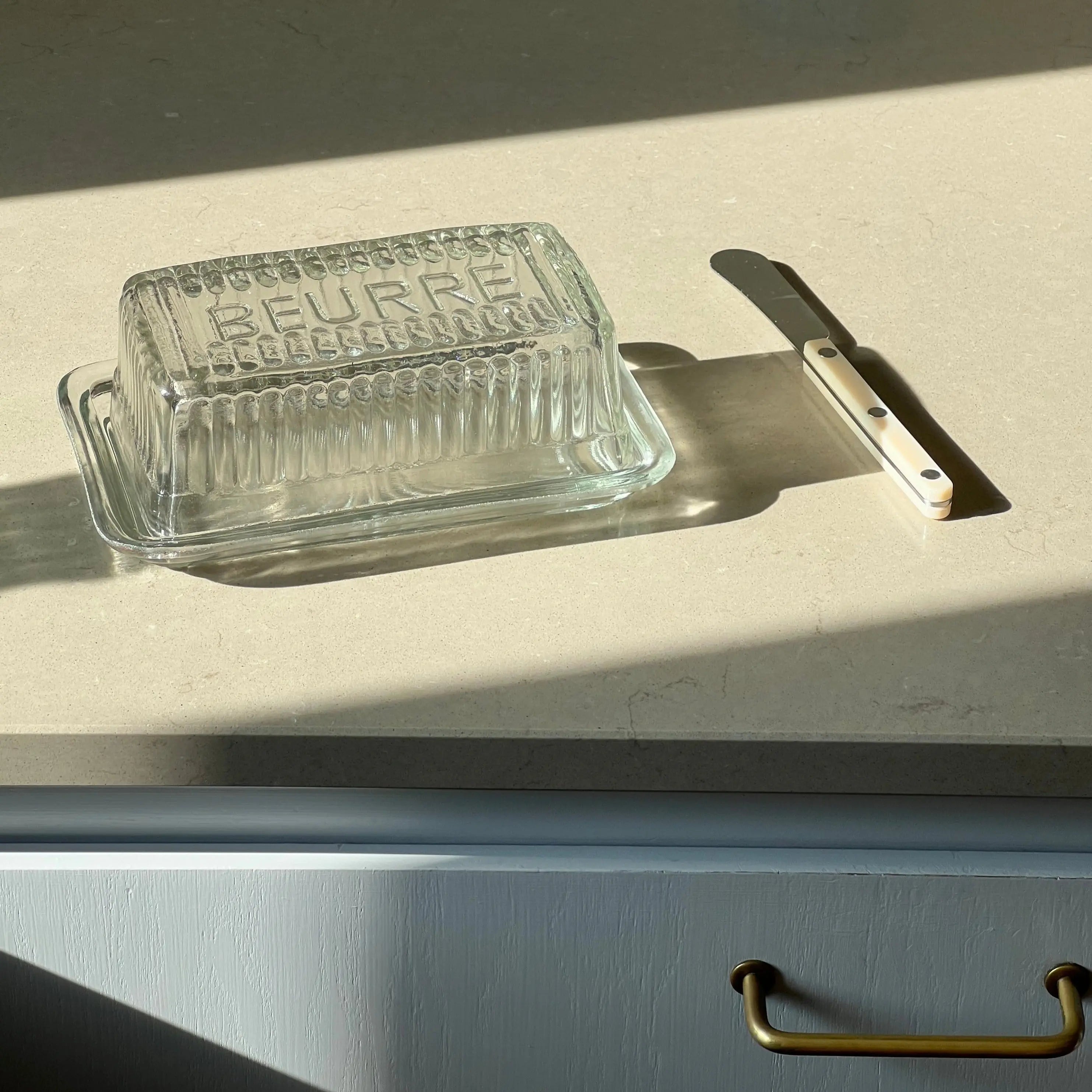 Smørboks i glas med låg Studio Hafnia