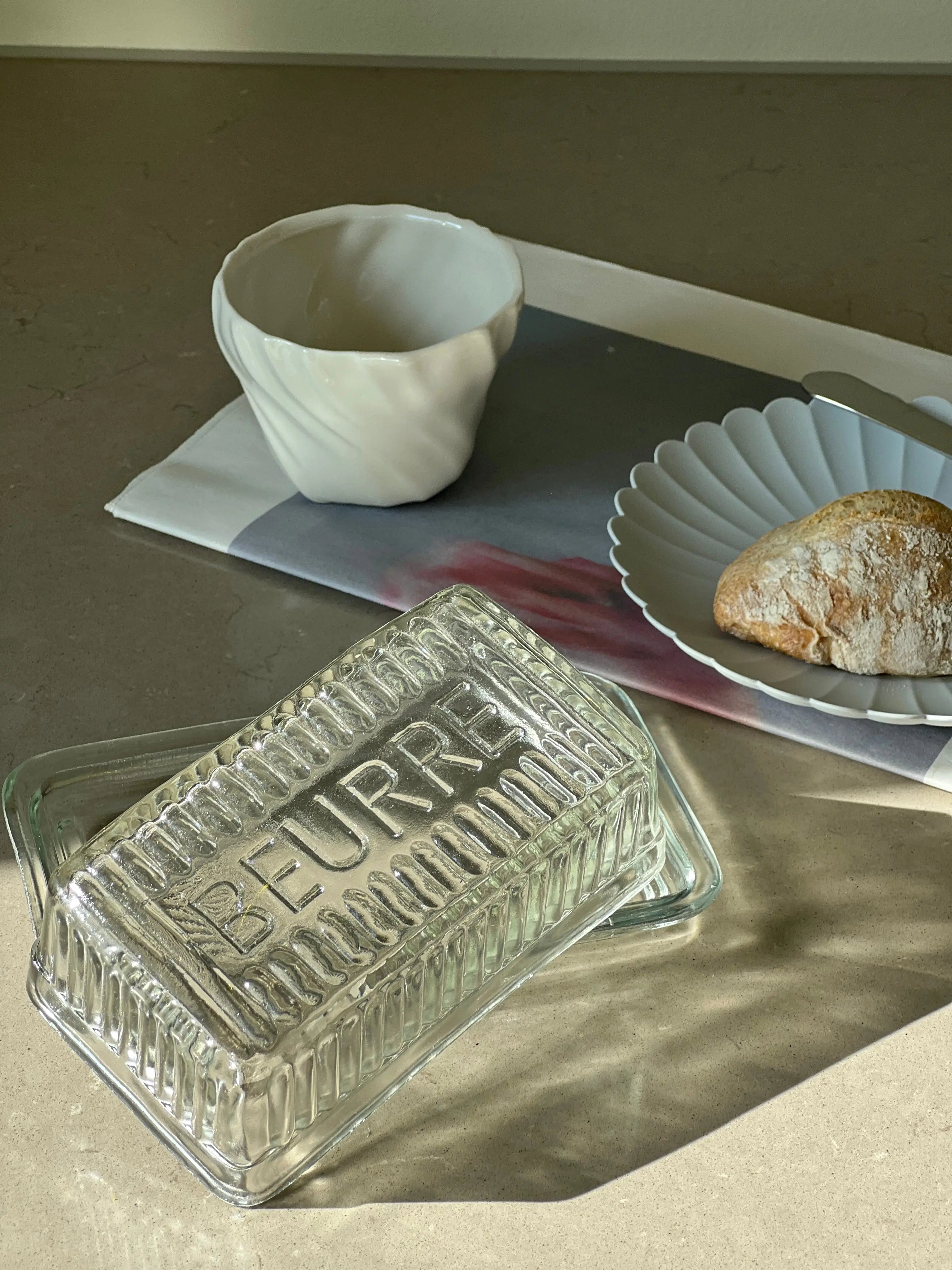 Smørboks i glas med låg Studio Hafnia