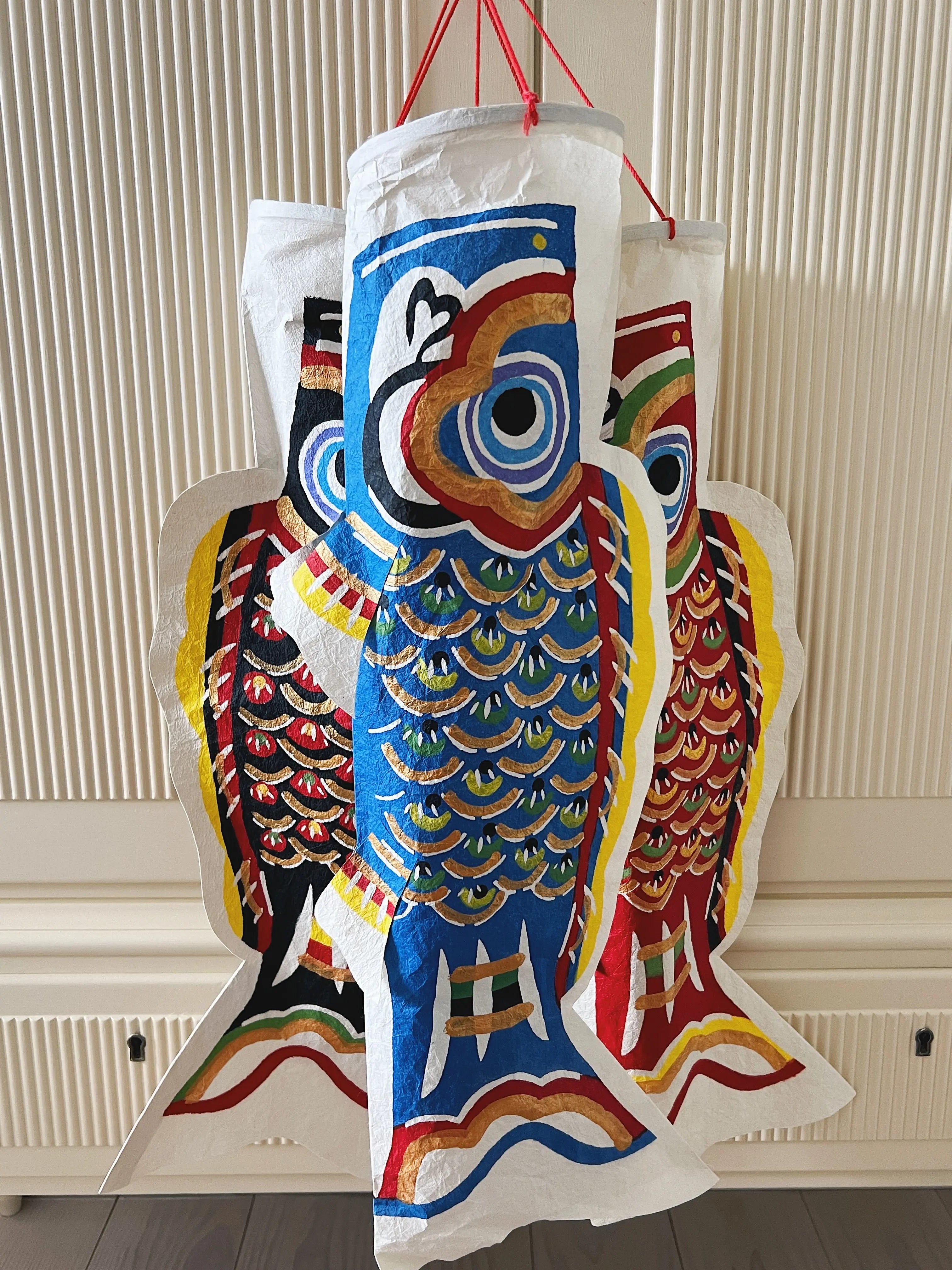 Sort Japansk Koinobori Fisk i Washi Papir til ophæng | 57 cm Studio Hafnia