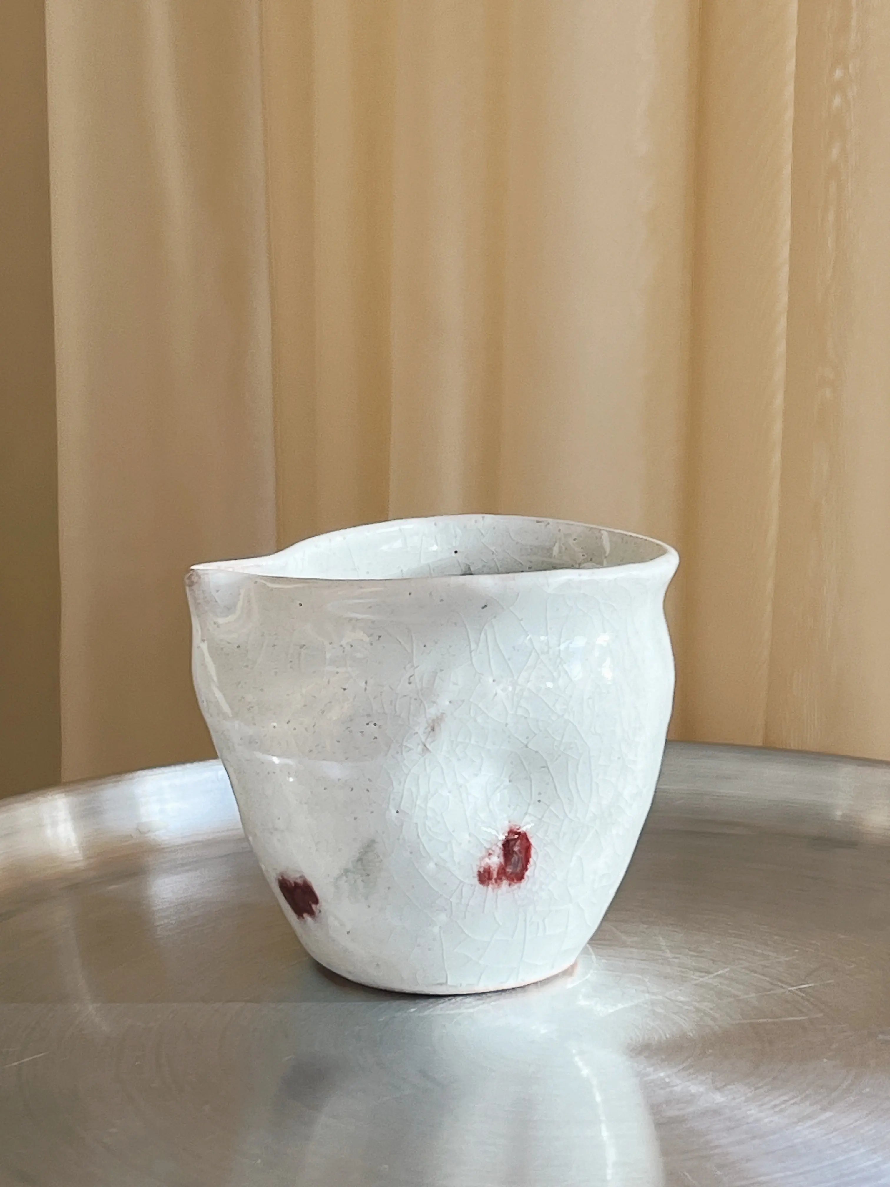 Japansk Shigaraki Mælke/Soyakande i keramik | Hvid med Kirsebær Studio Hafnia