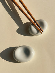 Spisepindeholder i Lyseblå Porcelæn | 4,2 cm – Mino Ware fra Japan Studio Hafnia