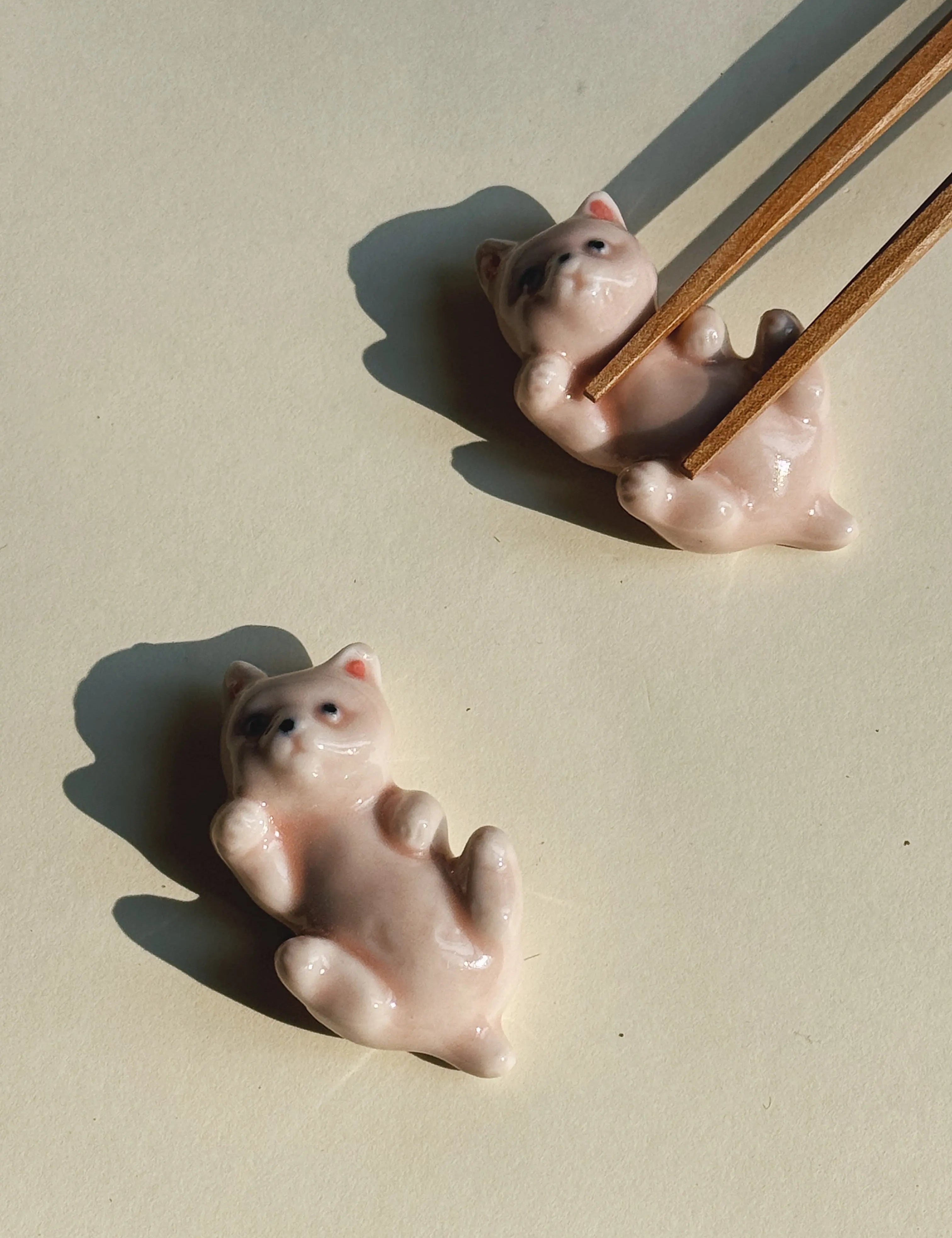 Spisepindholder i keramik | Lyserød kat | Japan Studio Hafnia