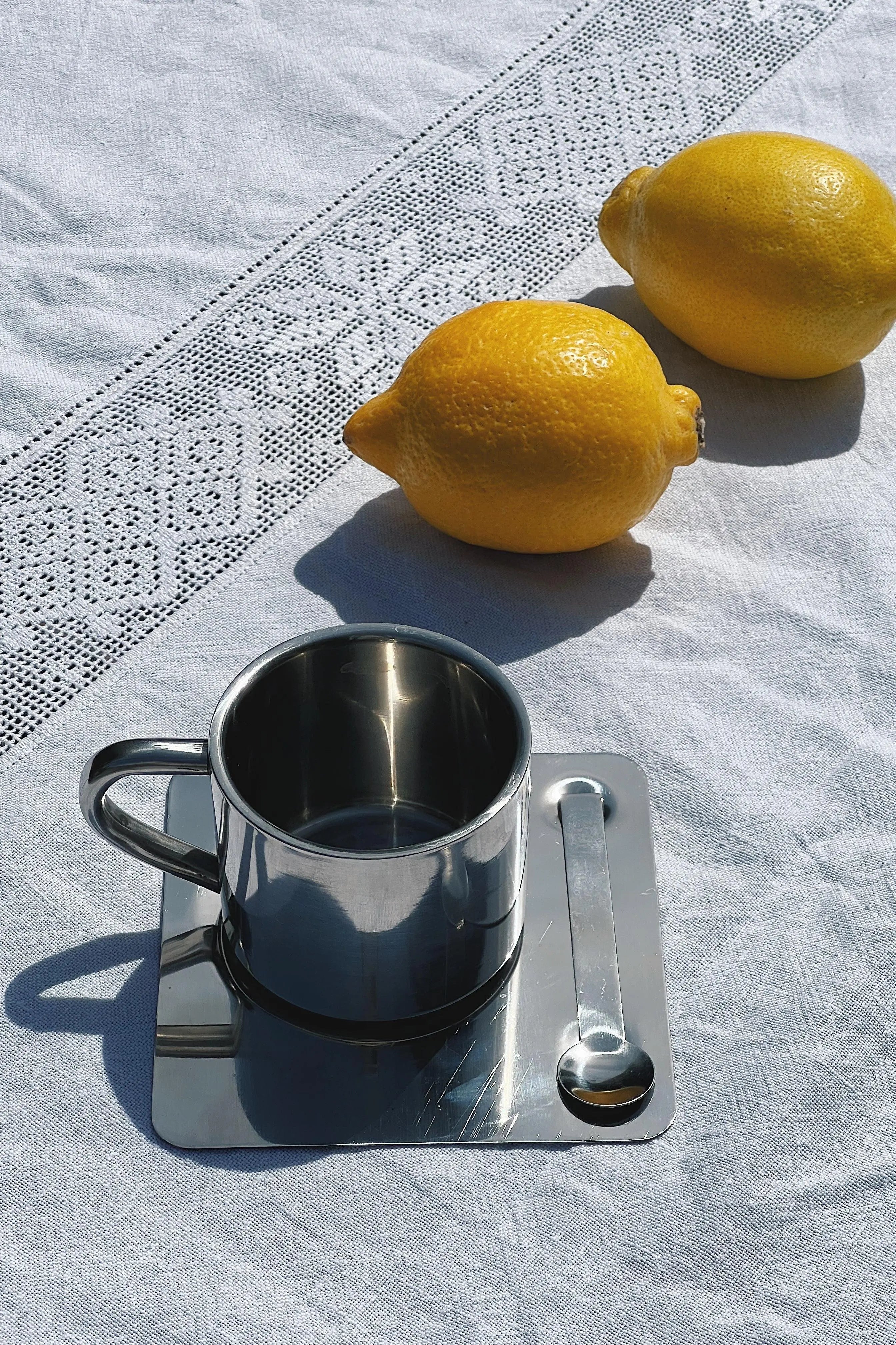 Stål Kaffekop med Underkop og Ske på Plade | 150 ml Studio Hafnia