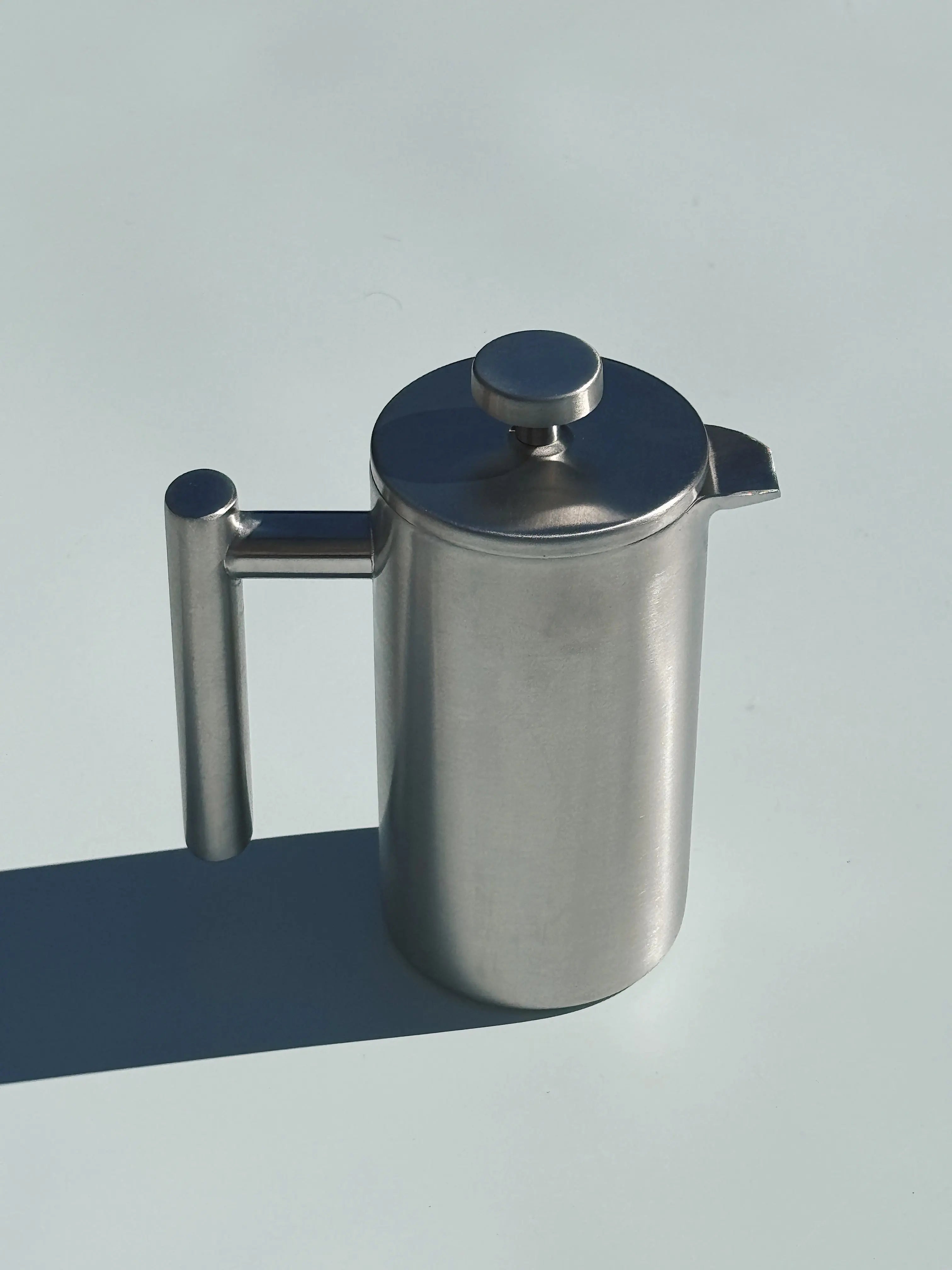 Stempelkande i Mat Stål | 1000 ml Studio Hafnia