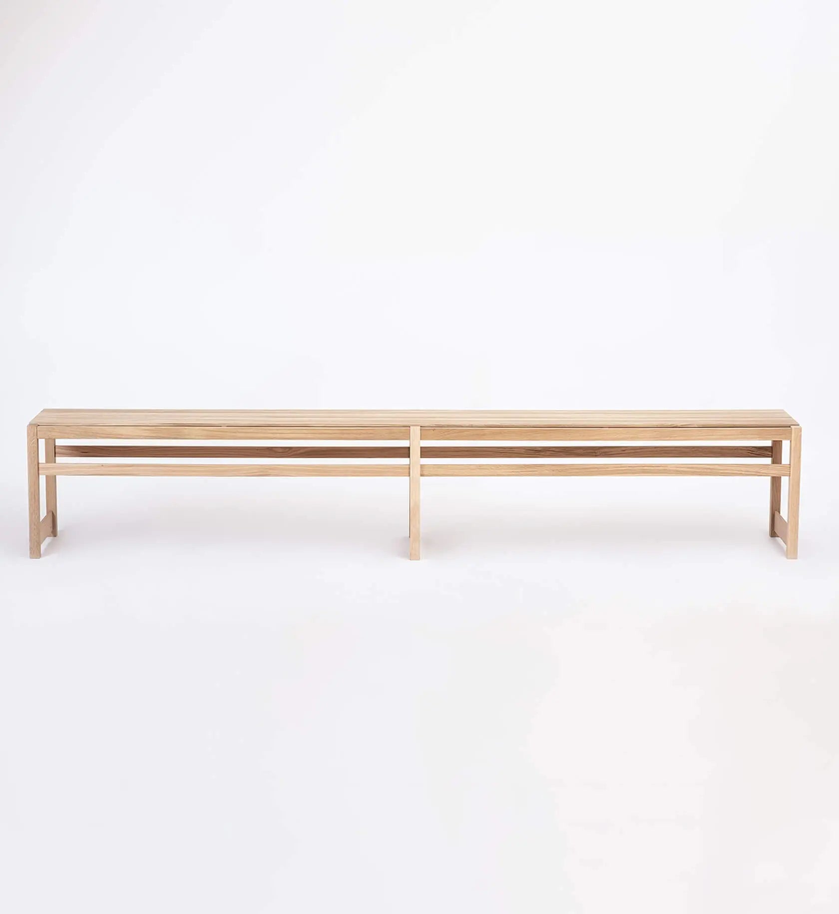 Verk BENCH V.DE.06 – Bænk i massivt træ Verk