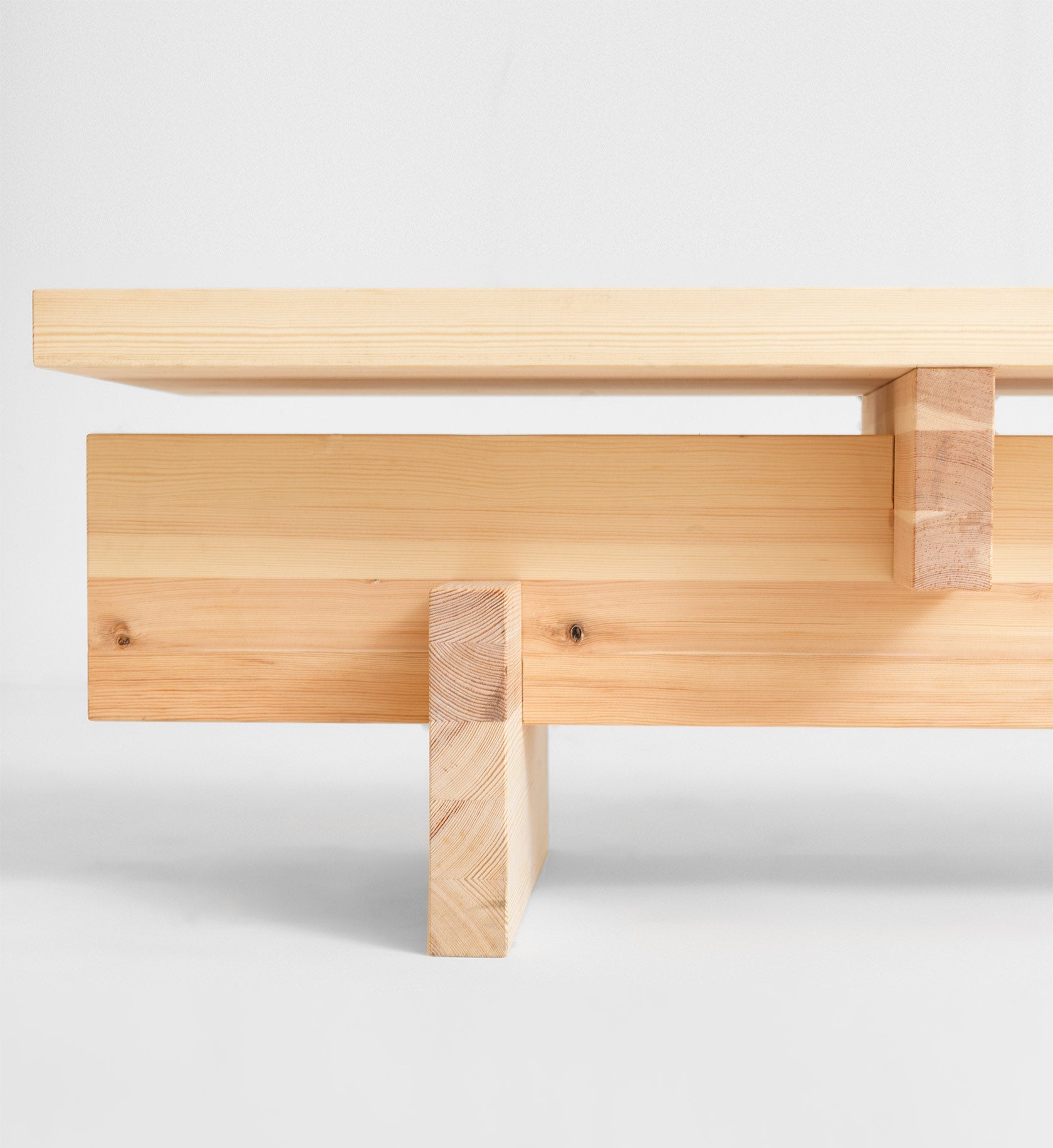 Verk BENCH V.LF.01 – Bænk i massivt svensk fyrretræ Verk