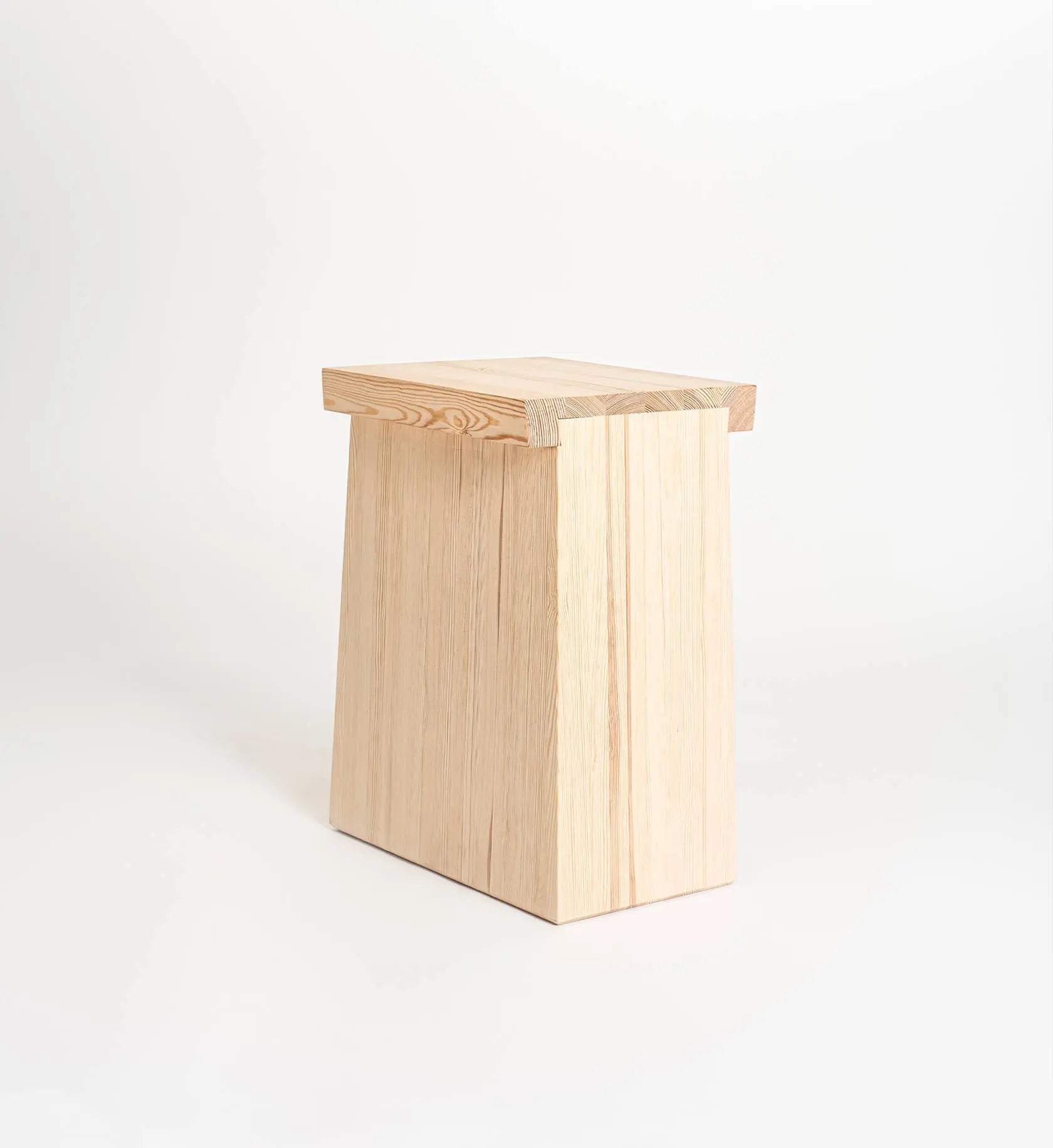 Verk Taburet V.JS.01 – Johan Skoogh Verk