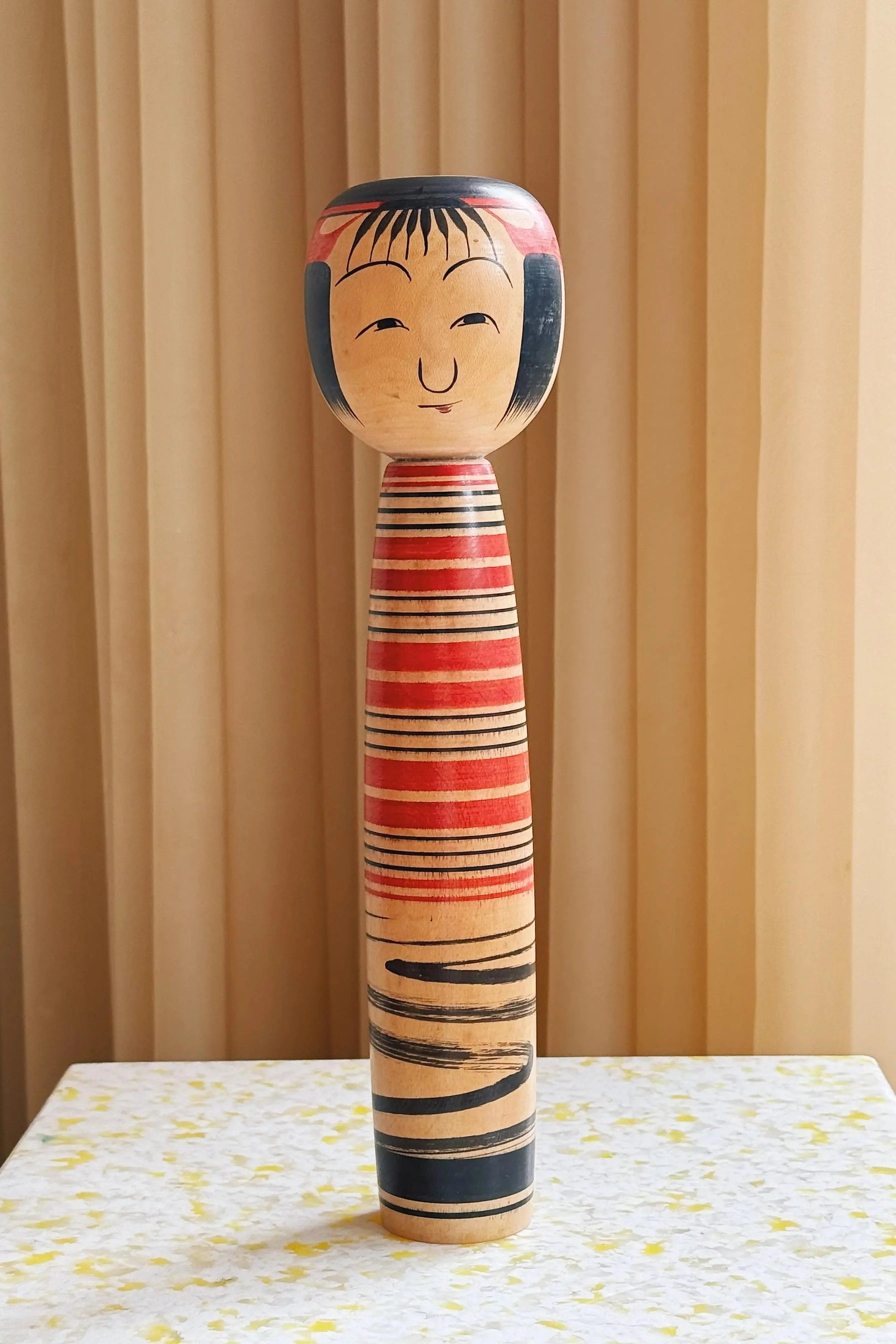 Vintage Kokeshi Dukke Nr. 172 fra Japan – Håndlavet | H30,5 cm Studio Hafnia