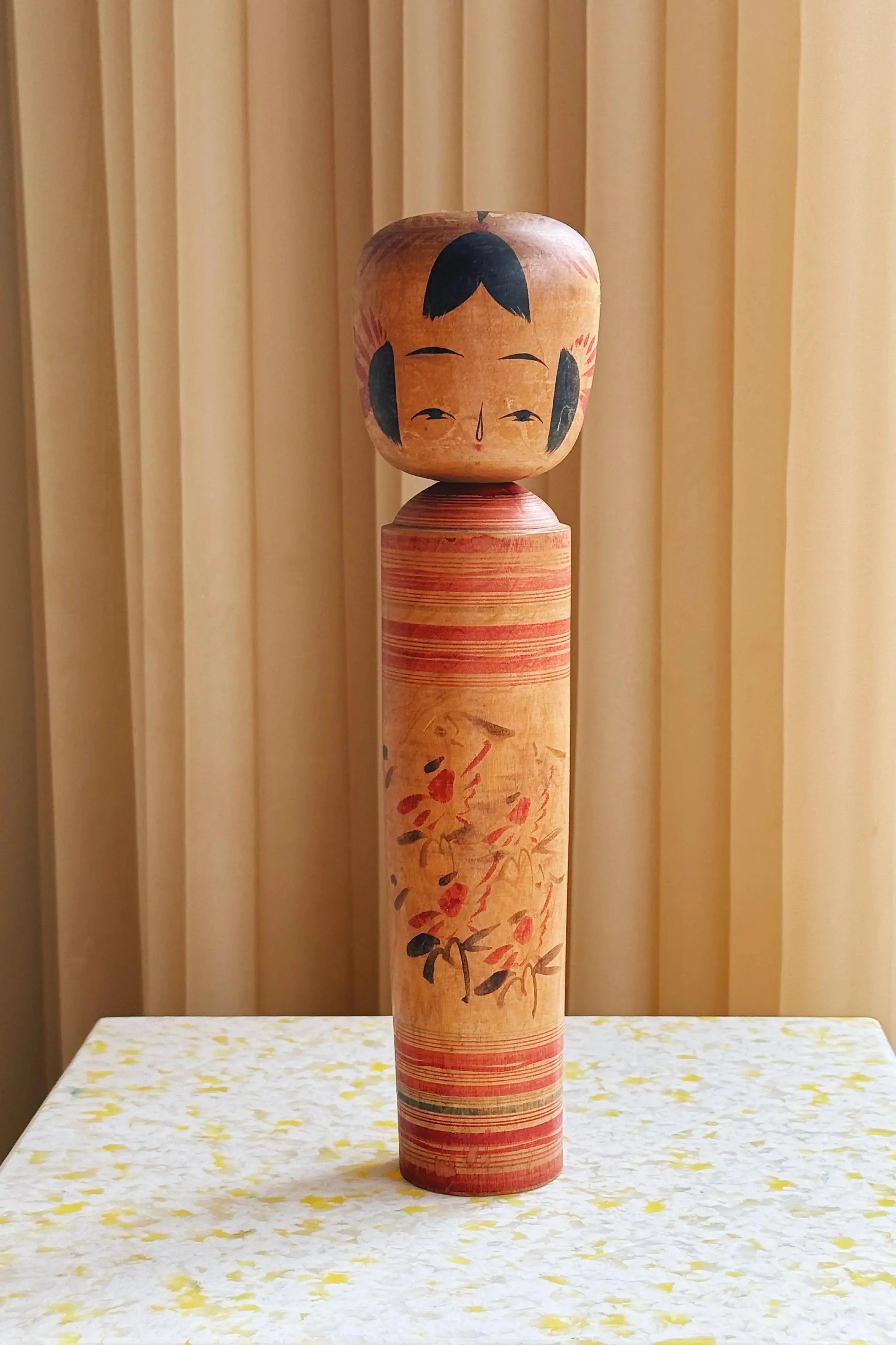 Vintage Kokeshi Dukke Nr. 174 fra Japan – Håndlavet | H29,5 cm Studio Hafnia