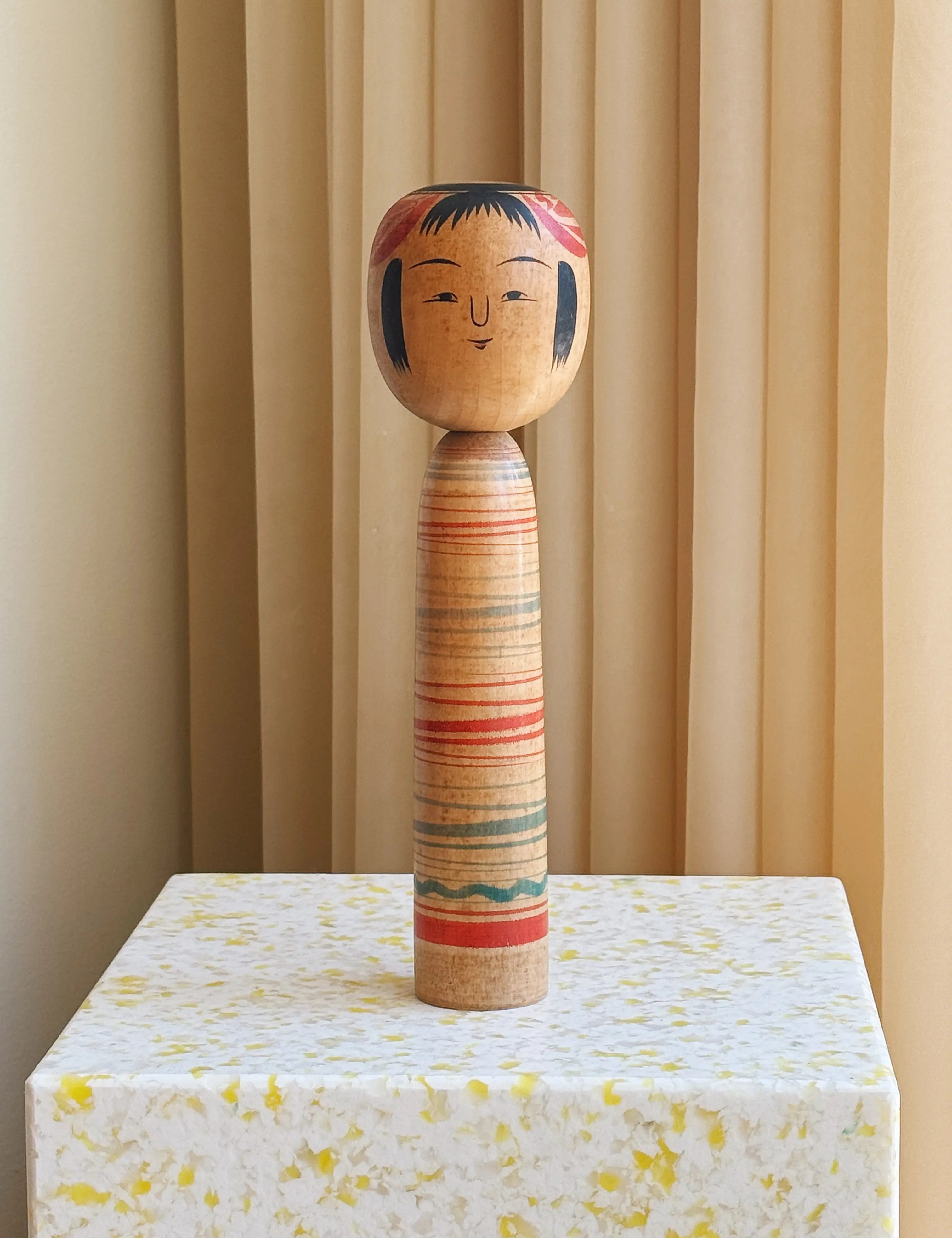 Vintage Kokeshi Dukke Nr. 176 fra Japan – Håndlavet | H30 cm Studio Hafnia