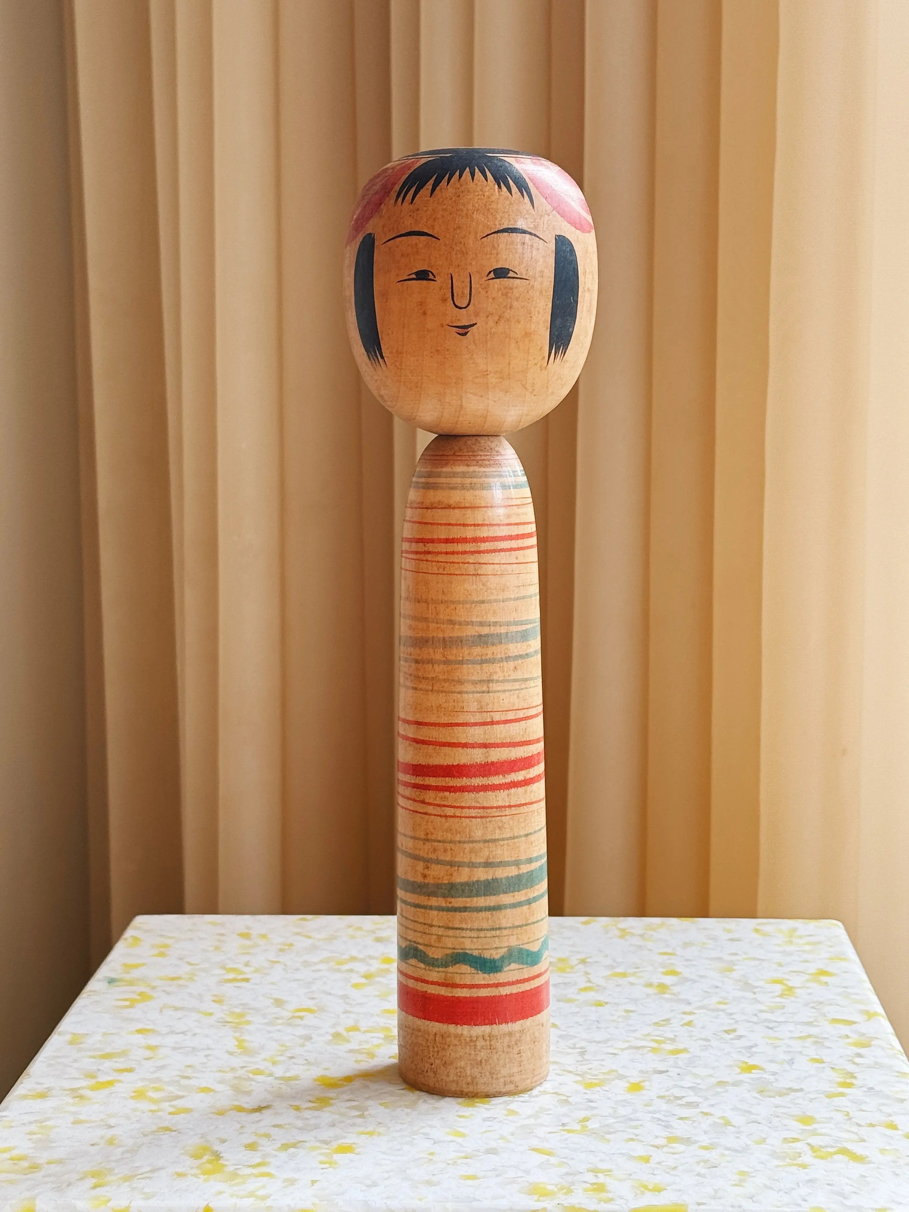 Vintage Kokeshi Dukke Nr. 176 fra Japan – Håndlavet | H30 cm Studio Hafnia