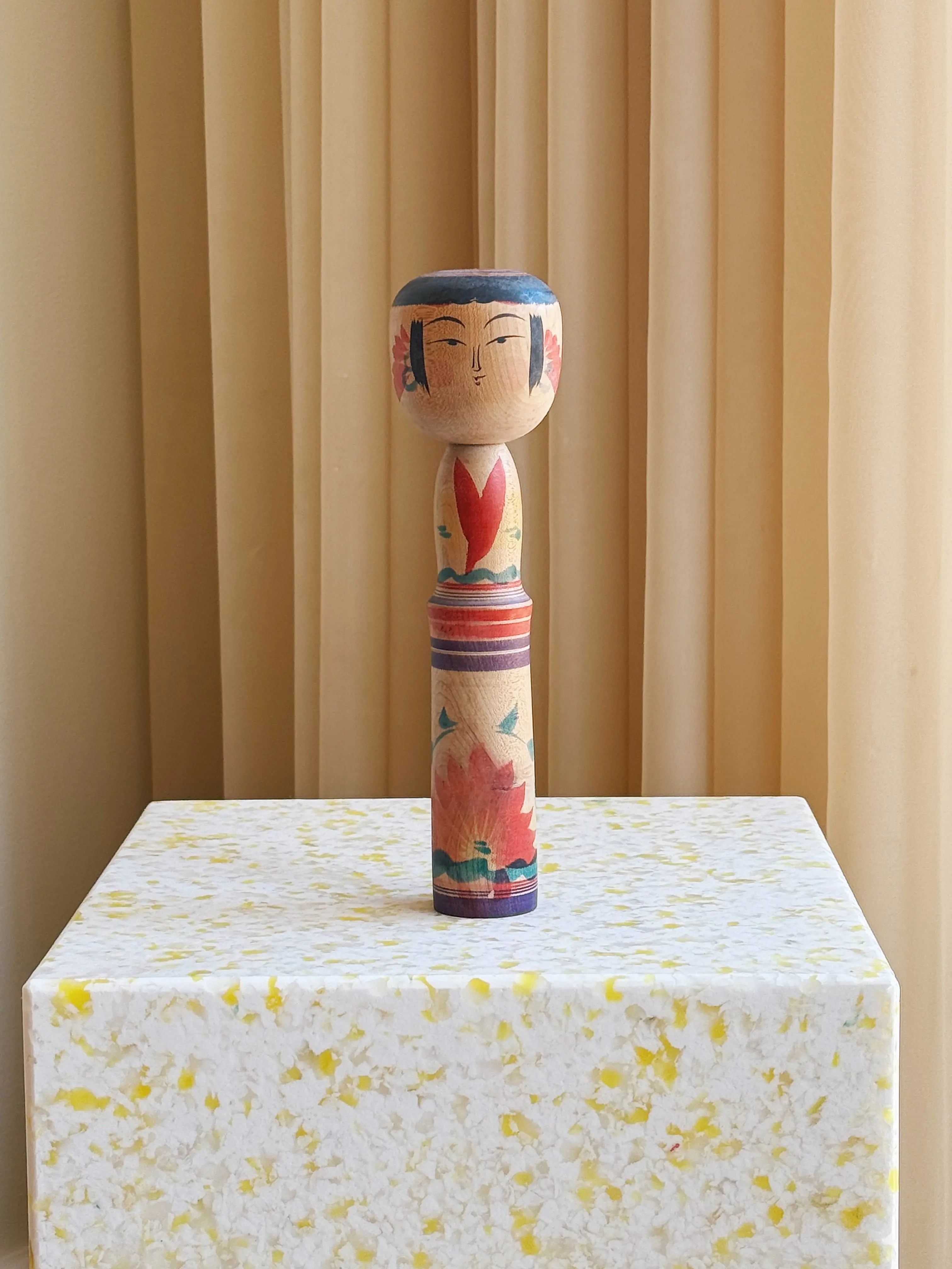 Vintage Kokeshi Dukke Nr. 182 fra Japan – Håndlavet | H24 cm Studio Hafnia