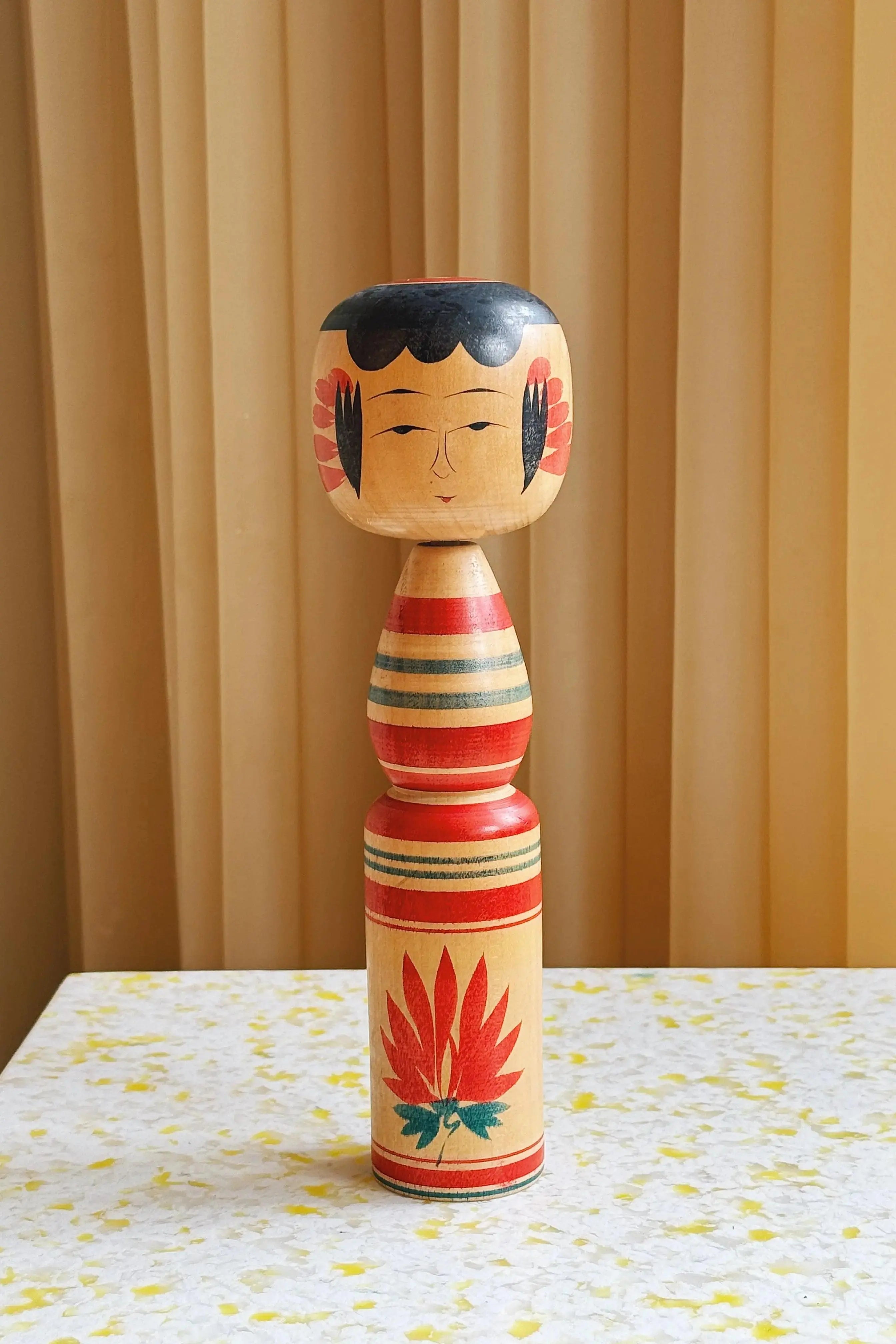 Vintage Kokeshi Dukke Nr. 186 fra Japan – Håndlavet | H24 cm Studio Hafnia