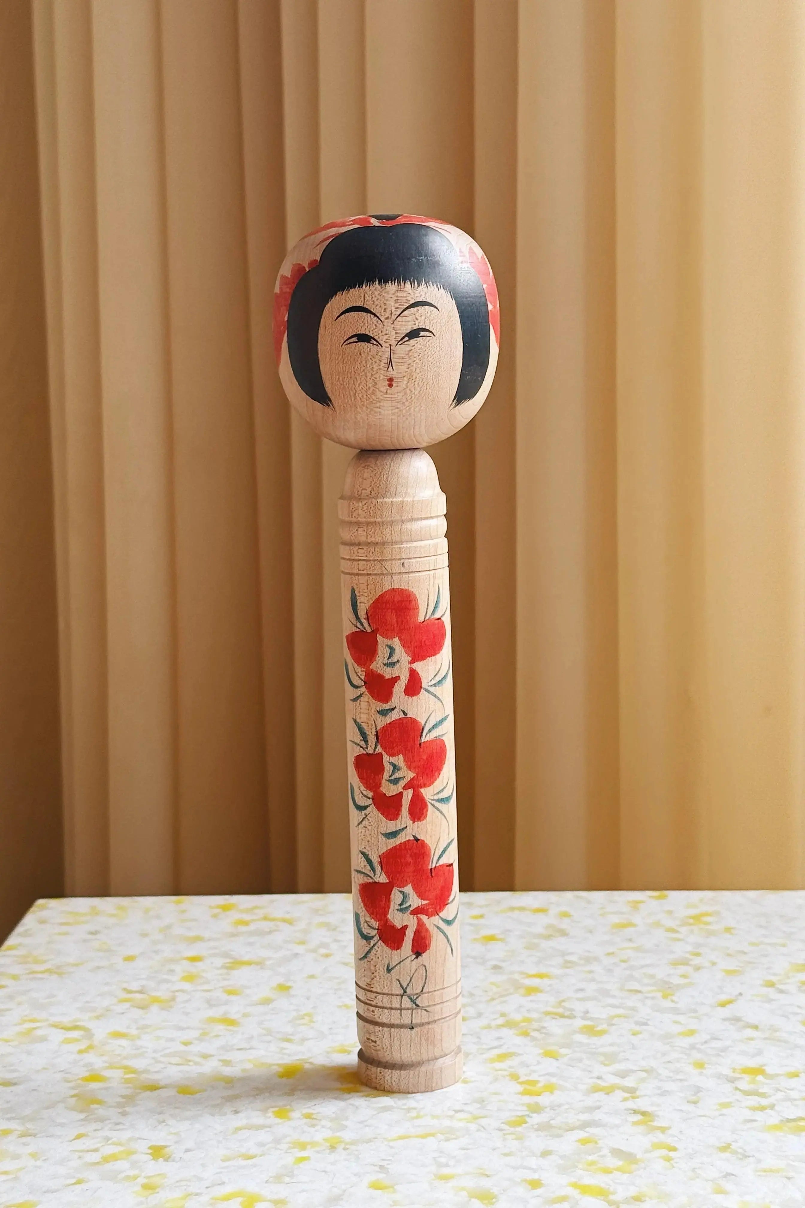Vintage Kokeshi Dukke Nr. 207 fra Japan – Håndlavet | H25 cm Studio Hafnia