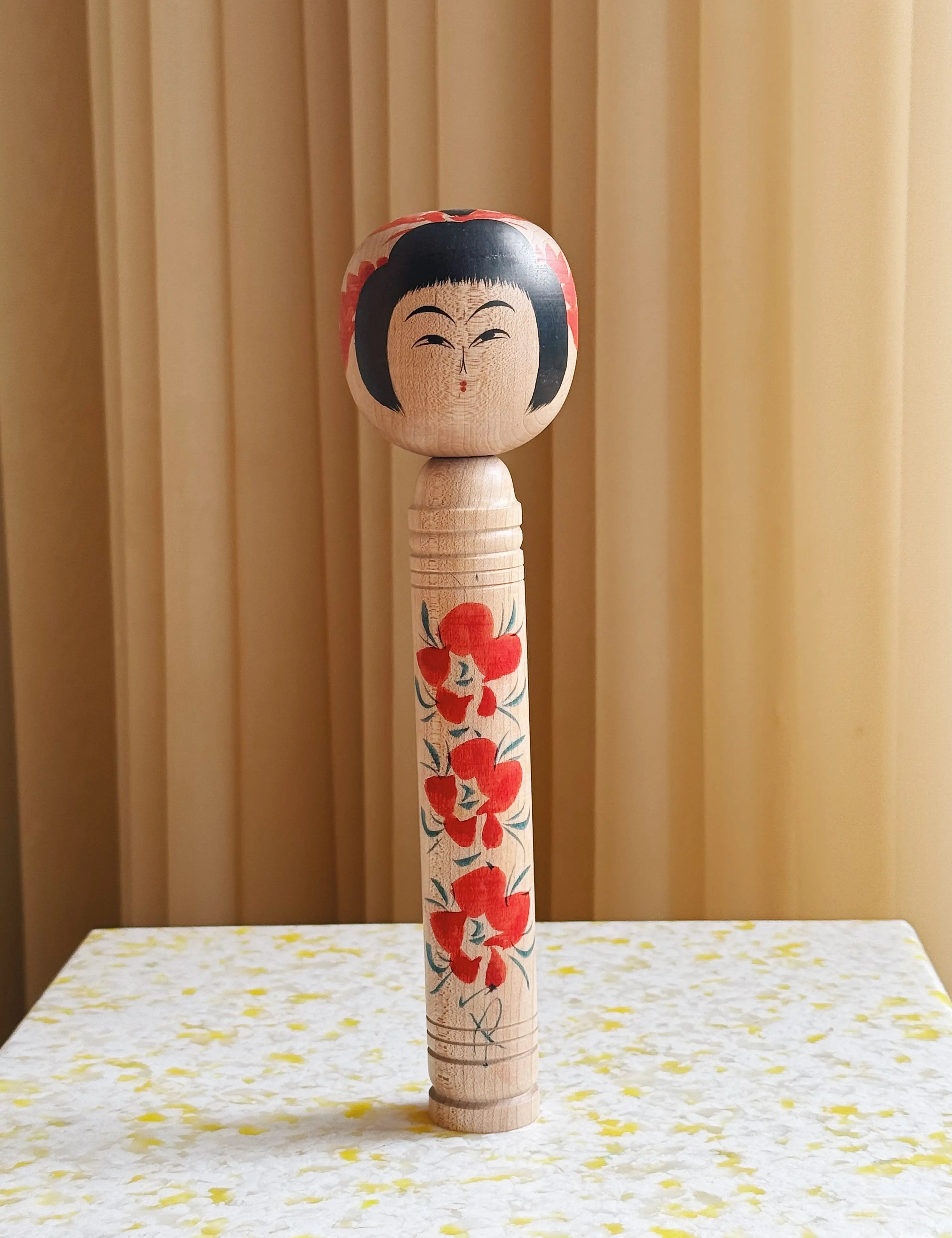 Vintage Kokeshi Dukke Nr. 207 fra Japan – Håndlavet | H25 cm Studio Hafnia