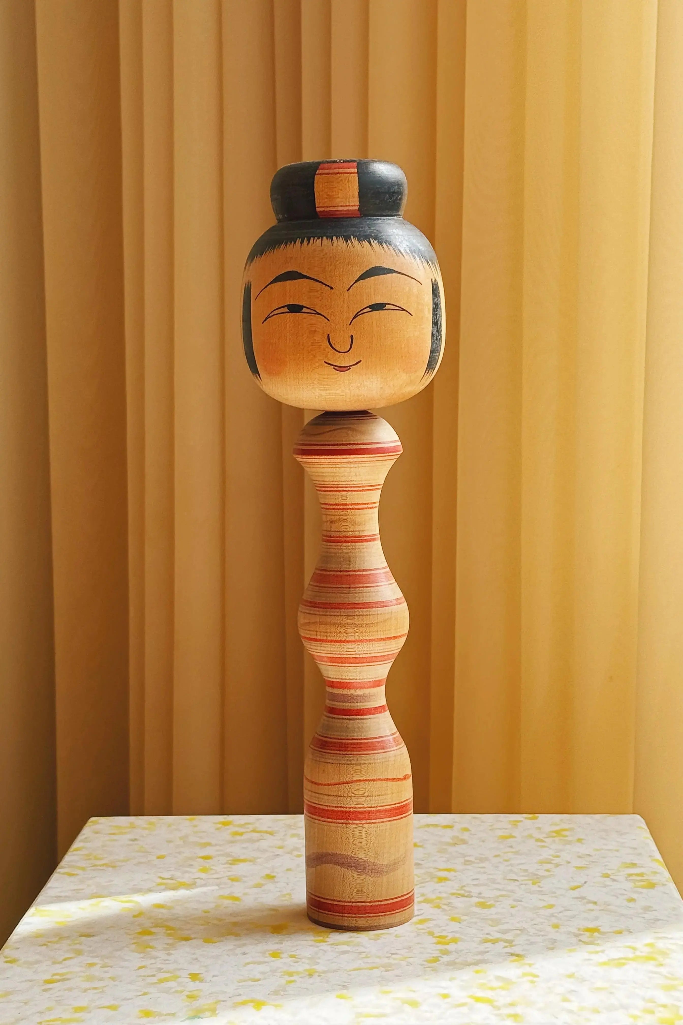 Vintage Kokeshi Dukke Nr. 210 fra Japan – Håndlavet | H33 cm Studio Hafnia
