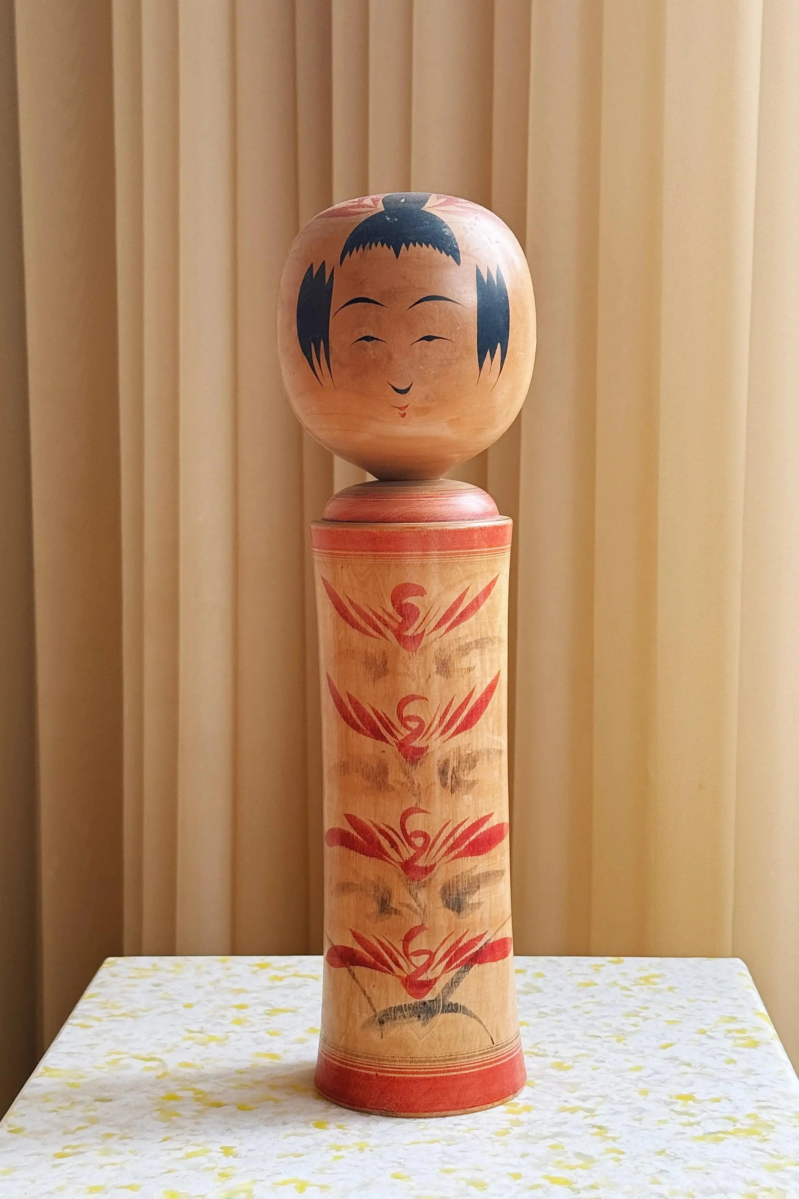 Vintage Kokeshi Dukke Nr. 217 fra Japan – Håndlavet | H33,5 cm Studio Hafnia