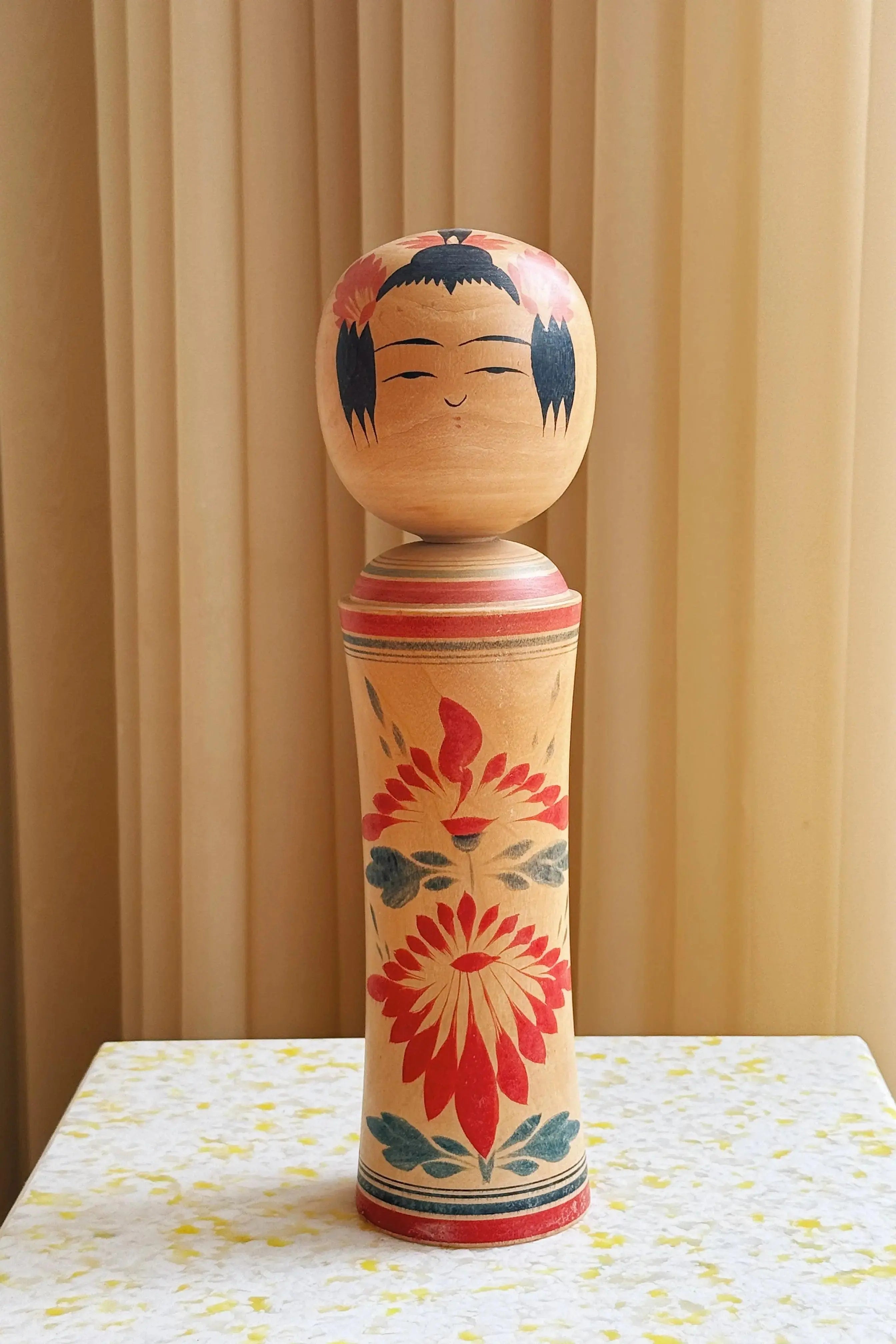 Vintage Kokeshi Dukke Nr. 219 fra Japan – Håndlavet | H30,5 cm Studio Hafnia