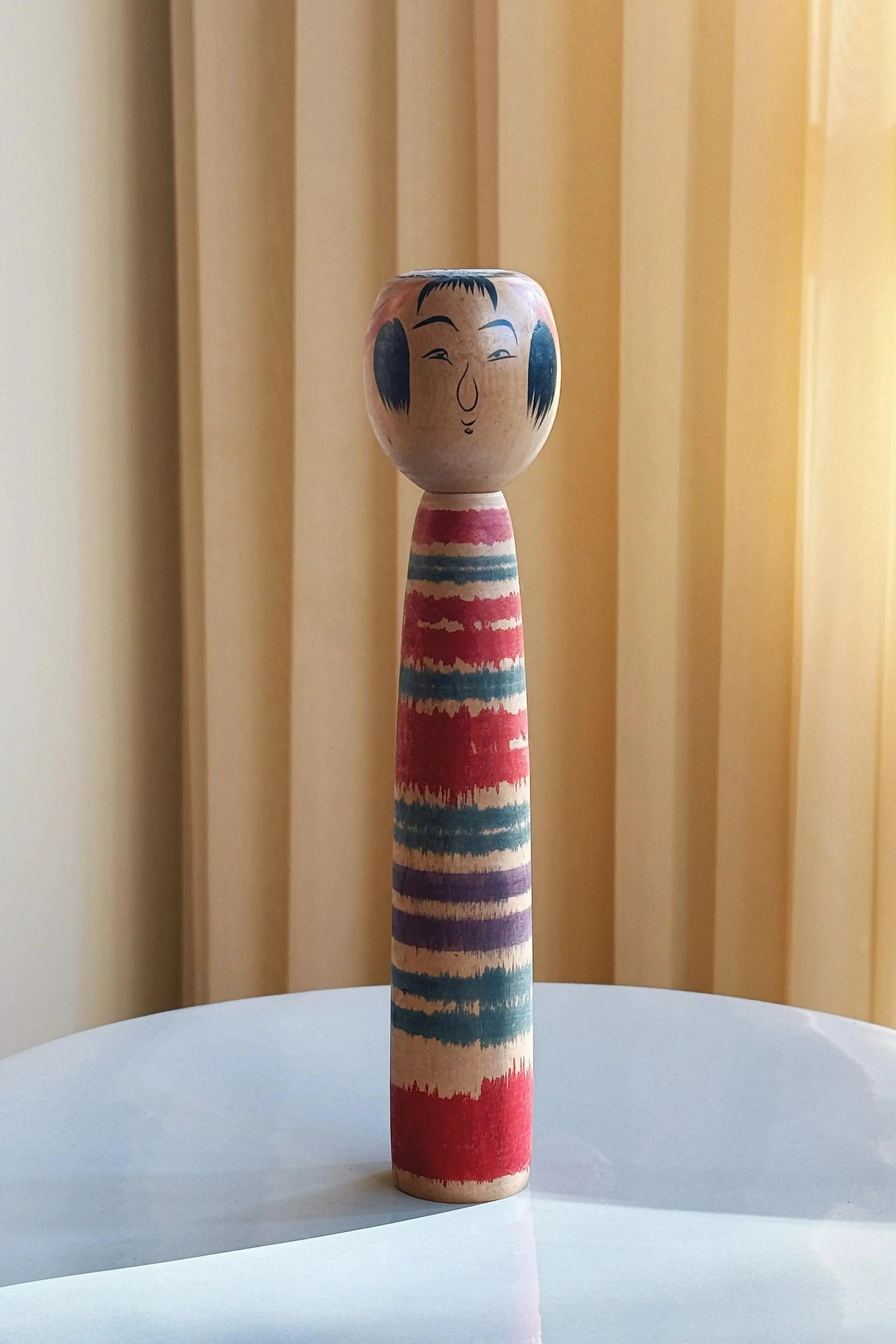 Vintage Kokeshi Dukke Nr. 221 fra Japan – Håndlavet | H 25 cm Studio Hafnia