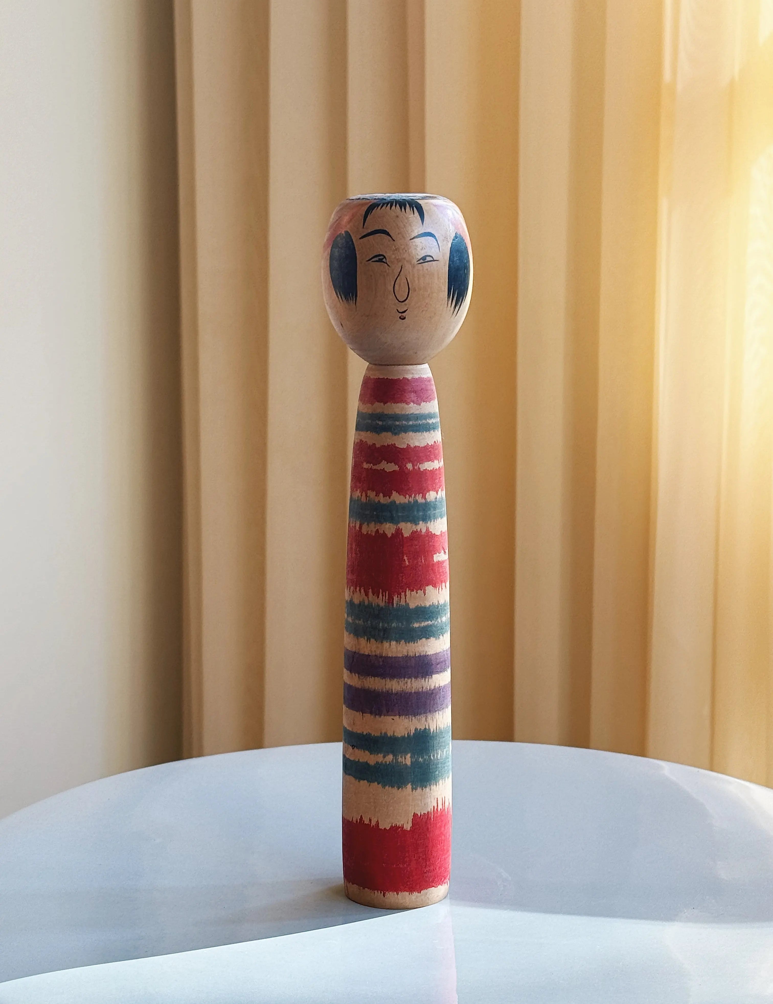 Vintage Kokeshi Dukke Nr. 221 fra Japan – Håndlavet | H 25 cm Studio Hafnia