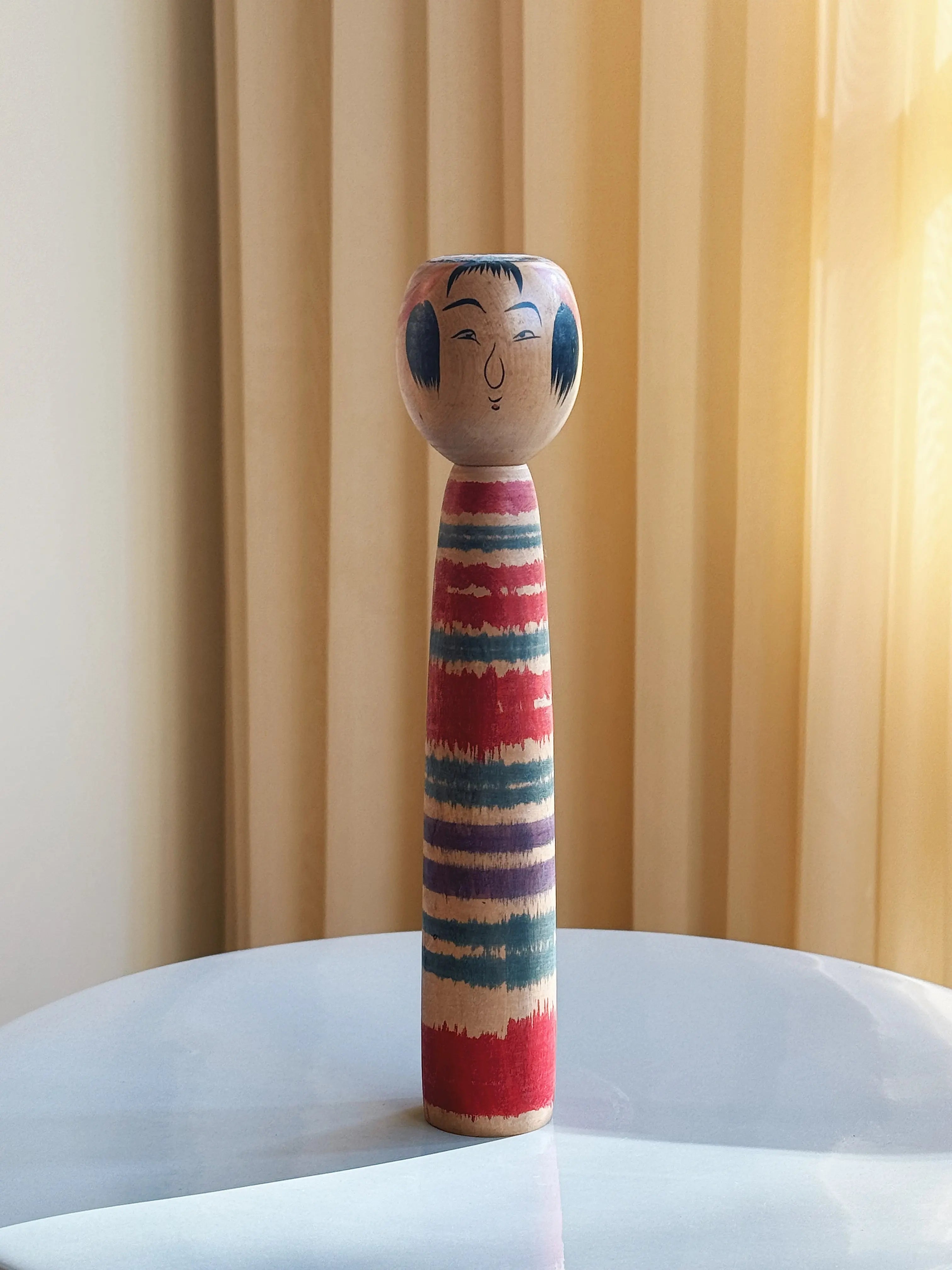 Vintage Kokeshi Dukke Nr. 221 fra Japan – Håndlavet | H 25 cm Studio Hafnia