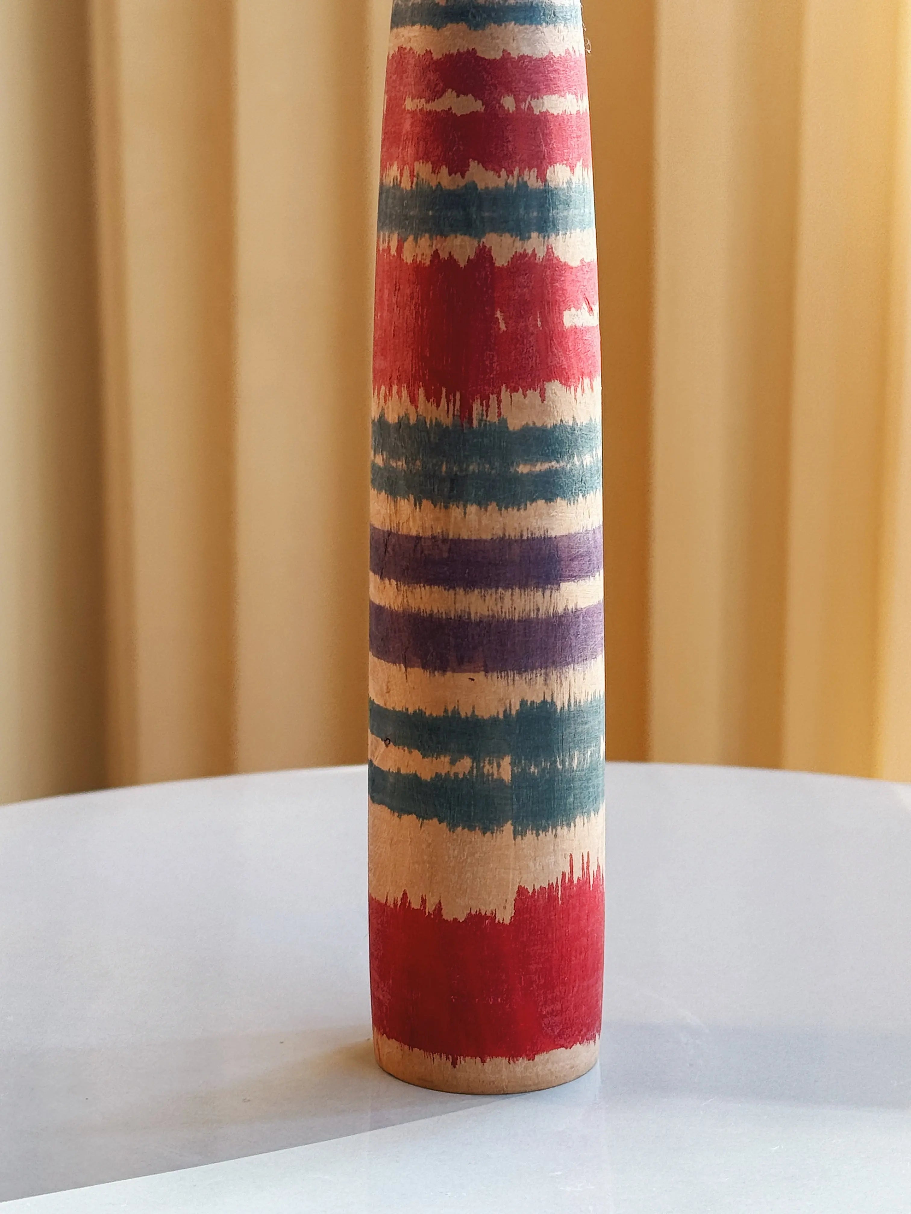 Vintage Kokeshi Dukke Nr. 221 fra Japan – Håndlavet | H 25 cm Studio Hafnia