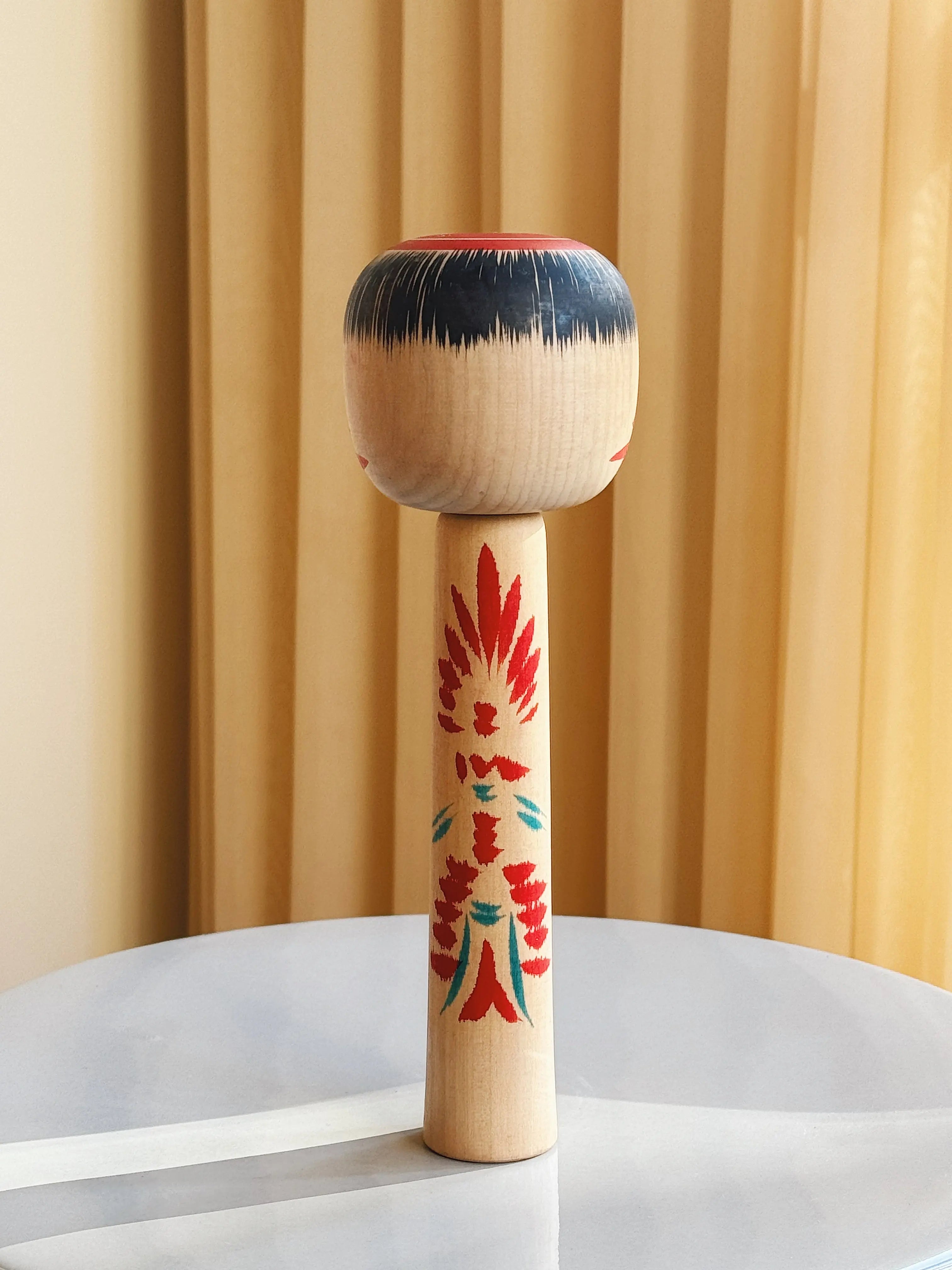 Vintage Kokeshi Dukke Nr. 222 fra Japan – Håndlavet | H 25,5 cm Studio Hafnia