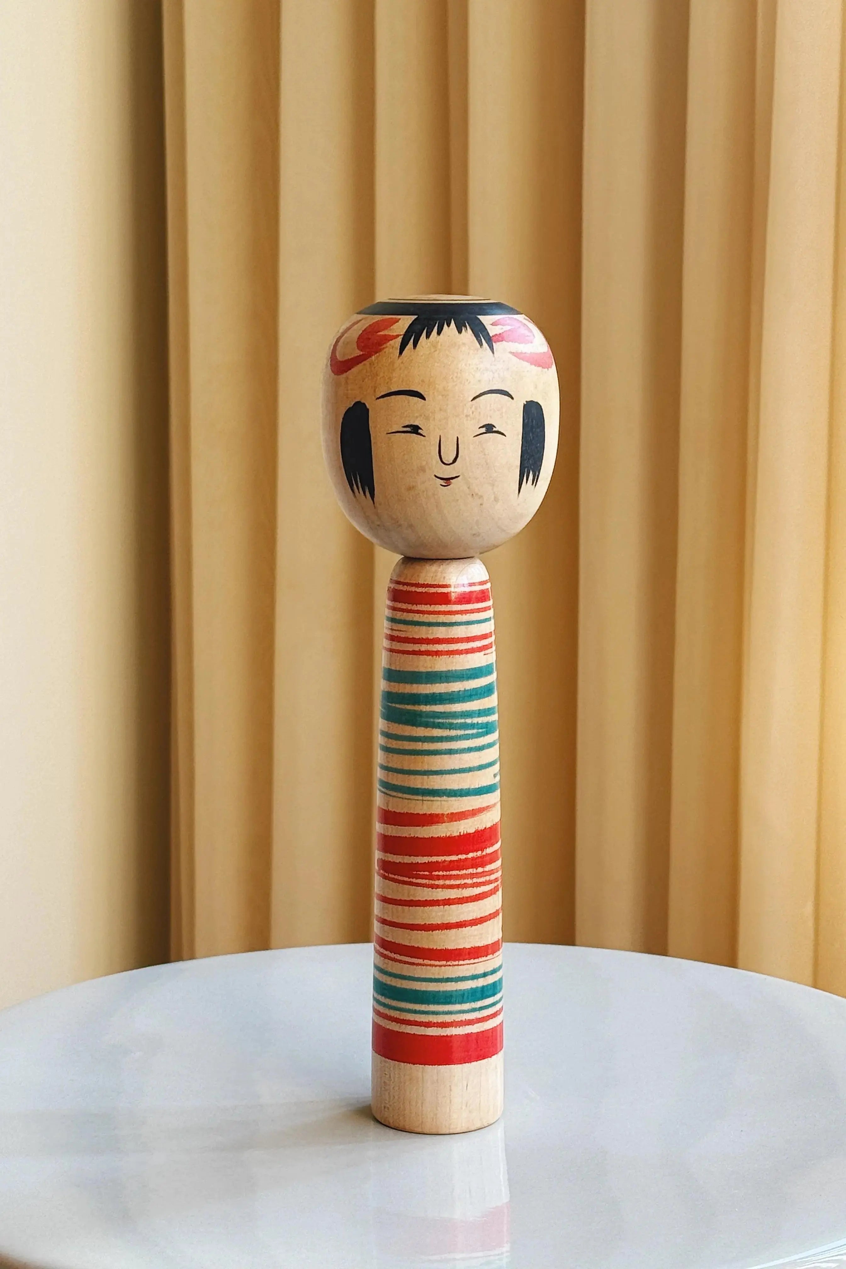 Vintage Kokeshi Dukke Nr. 223 fra Japan – Håndlavet | H 26 cm Studio Hafnia