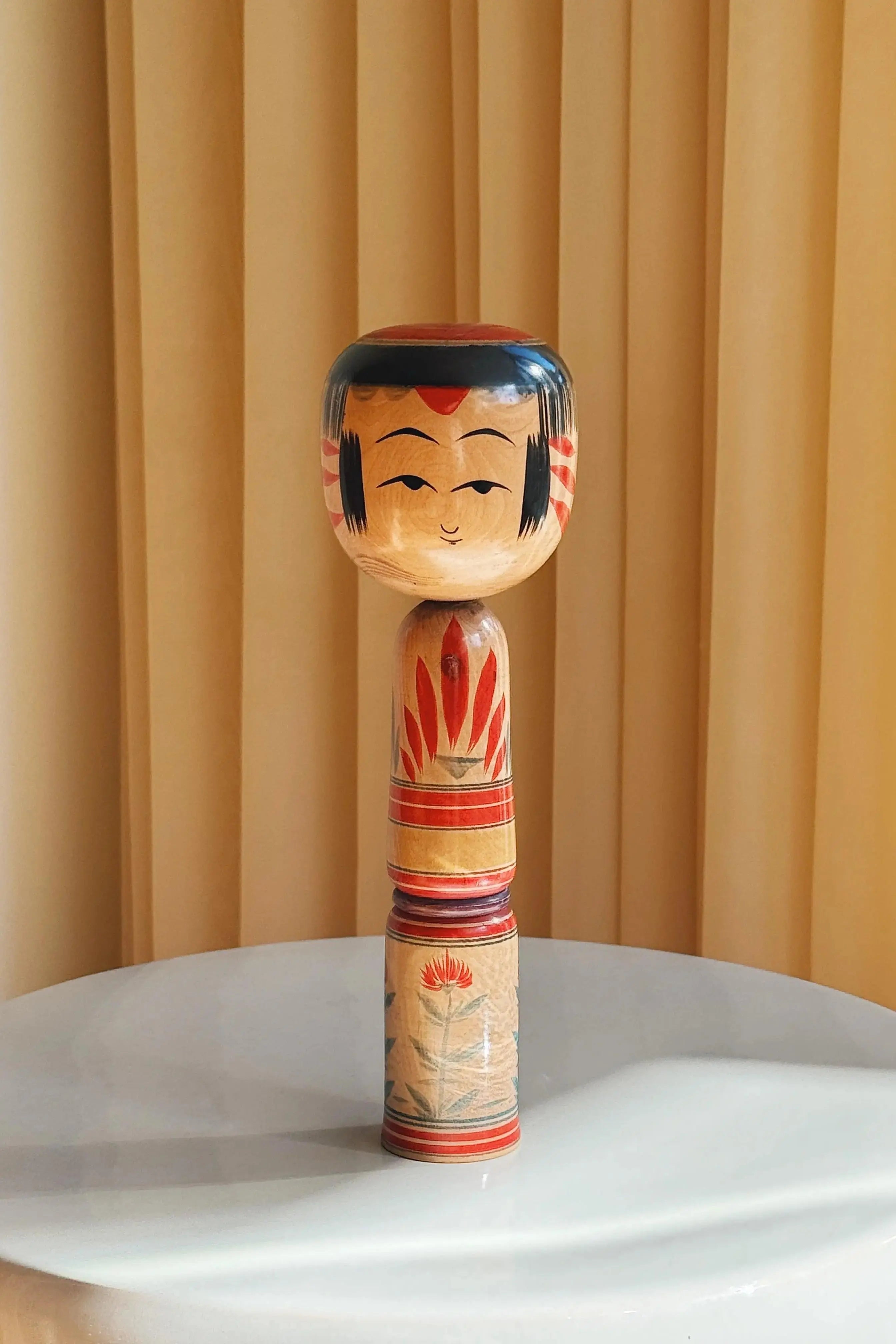 Vintage Kokeshi Dukke Nr. 228 fra Japan – Håndlavet | H 24,5 cm Studio Hafnia