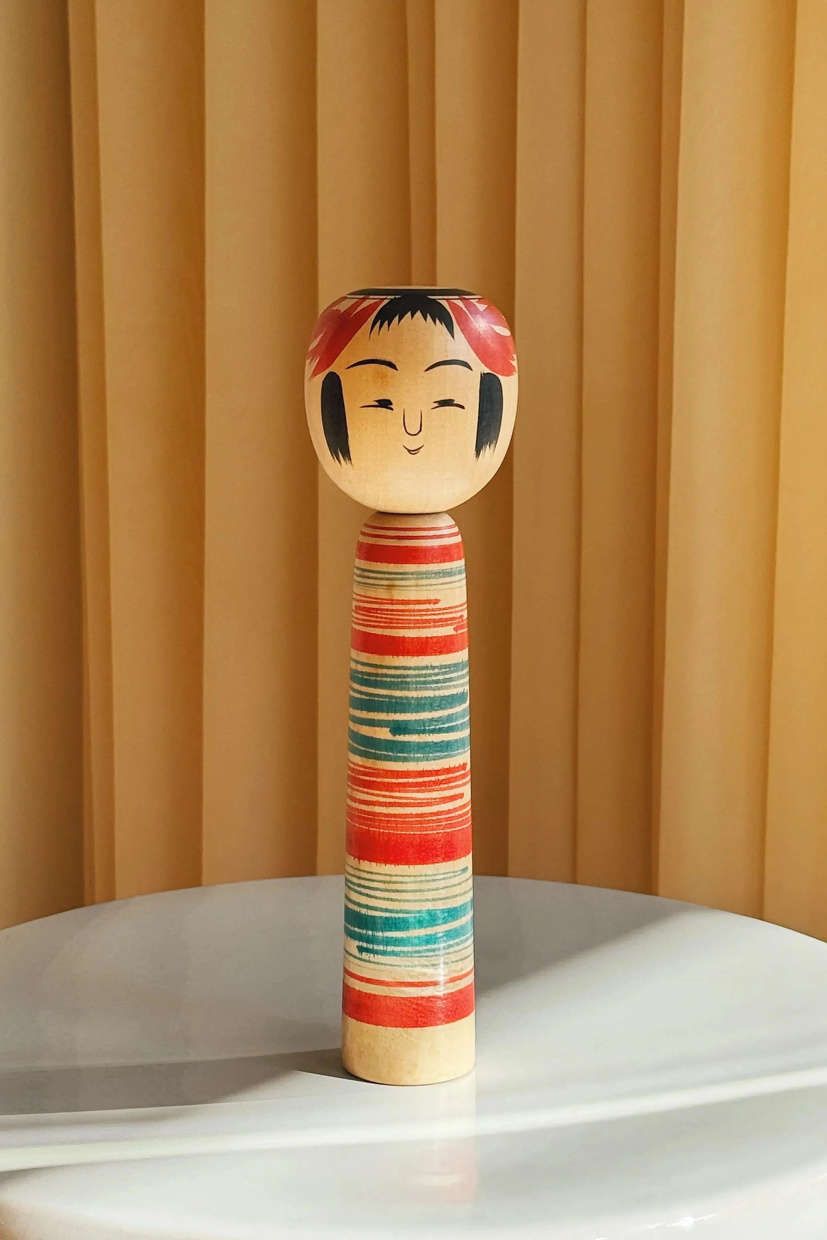 Vintage Kokeshi Dukke Nr. 229 fra Japan – Håndlavet | H 24,5 cm Studio Hafnia