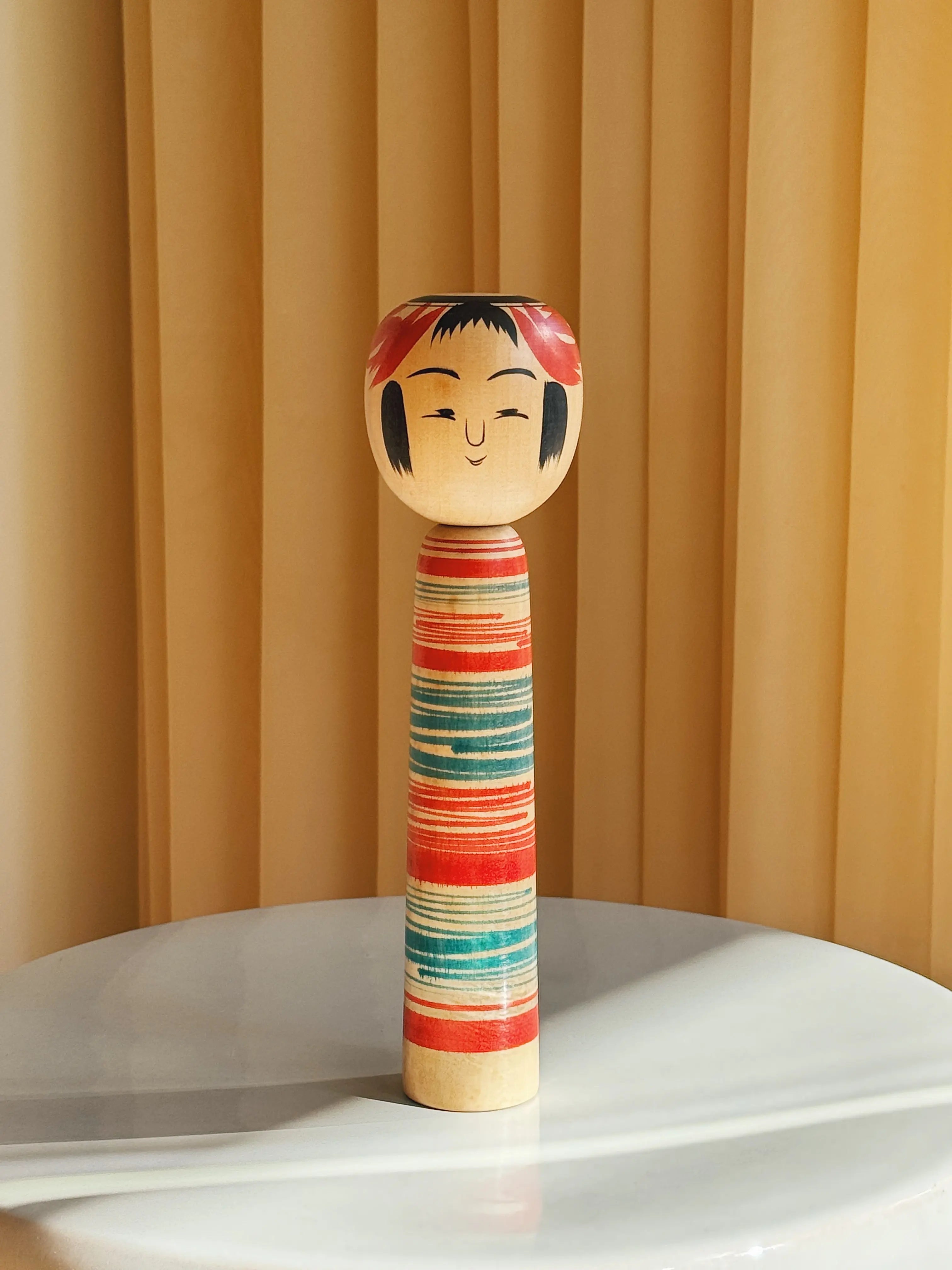Vintage Kokeshi Dukke Nr. 229 fra Japan – Håndlavet | H 24,5 cm Studio Hafnia
