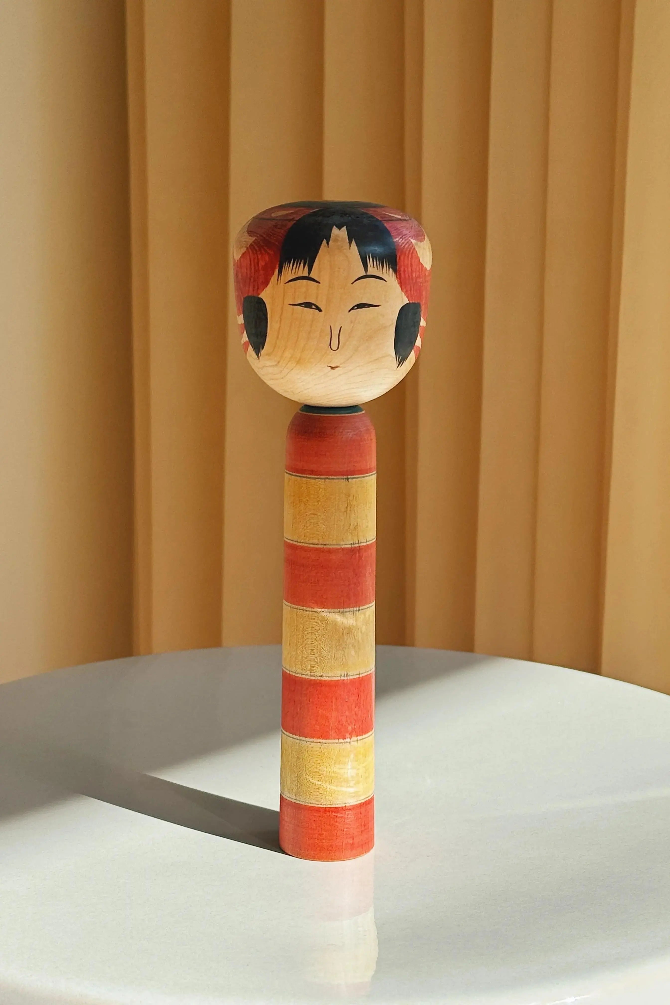 Vintage Kokeshi Dukke Nr. 230 fra Japan – Håndlavet | H 21 cm Studio Hafnia