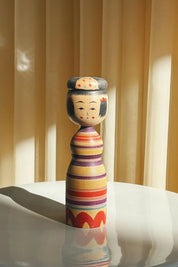 Vintage Kokeshi Dukke Nr. 235 fra Japan – Håndlavet | H 18 cm Studio Hafnia