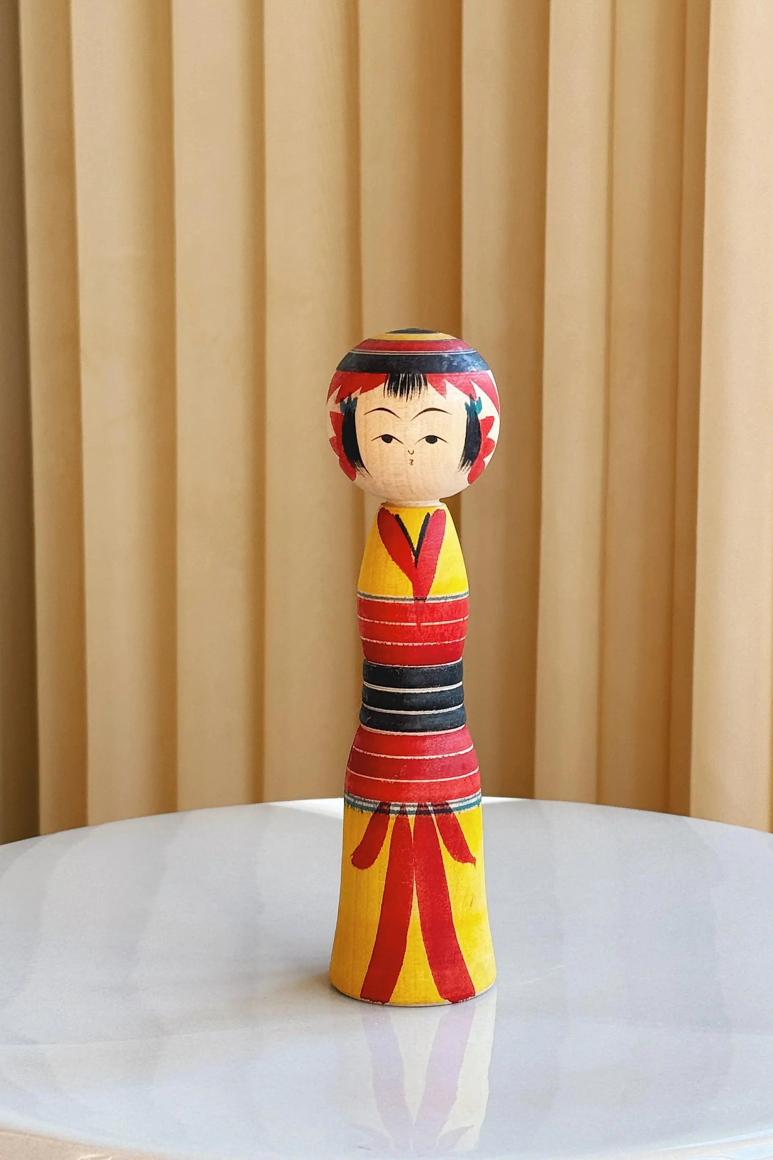 Vintage Kokeshi Dukke Nr. 236 fra Japan – Håndlavet | H 19 cm Studio Hafnia