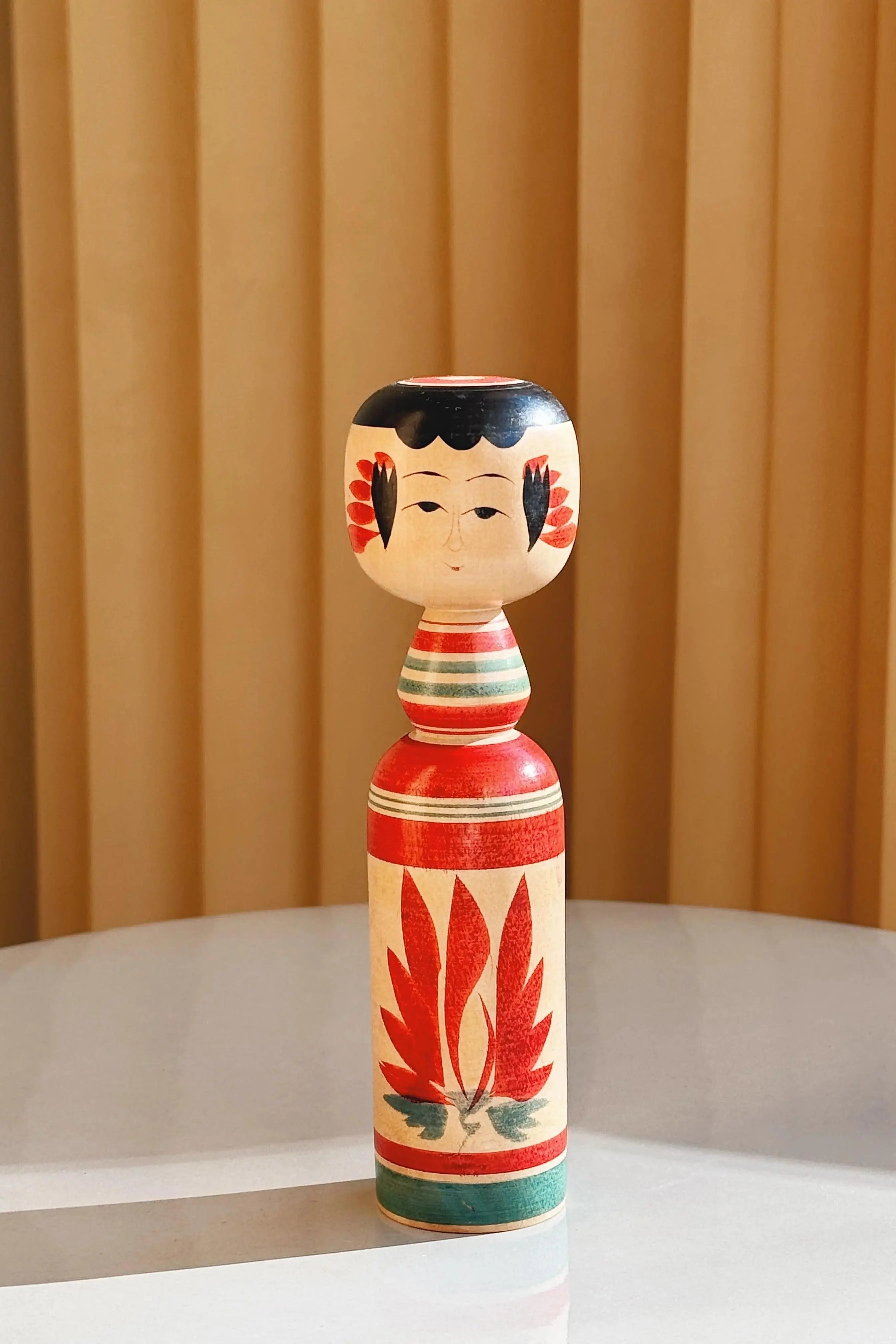 Vintage Kokeshi Dukke Nr. 240 fra Japan – Håndlavet | H 15,5 cm Studio Hafnia