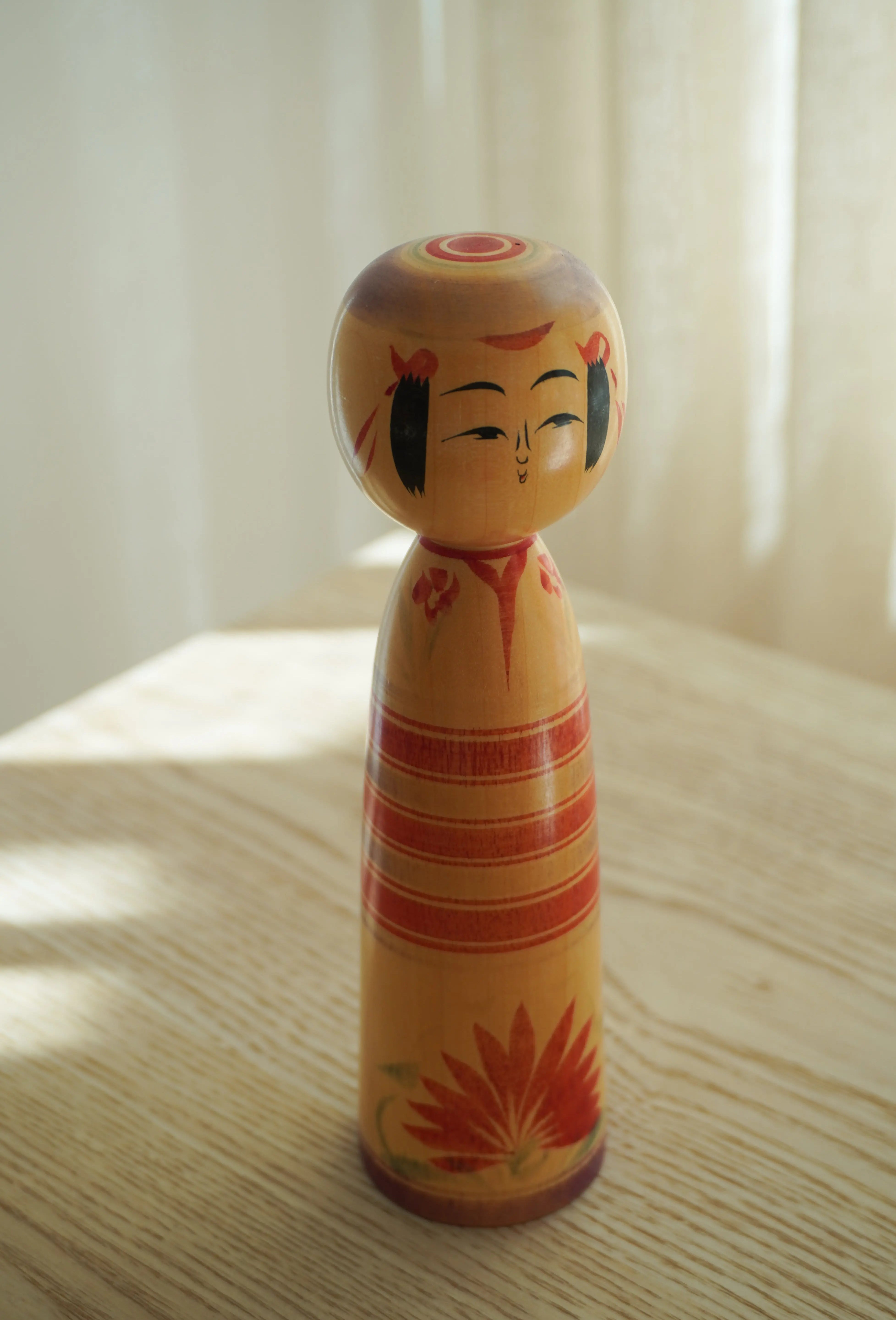 Vintage Kokeshi Dukke Nr. 247 fra Japan – Håndlavet | H 18,8 cm